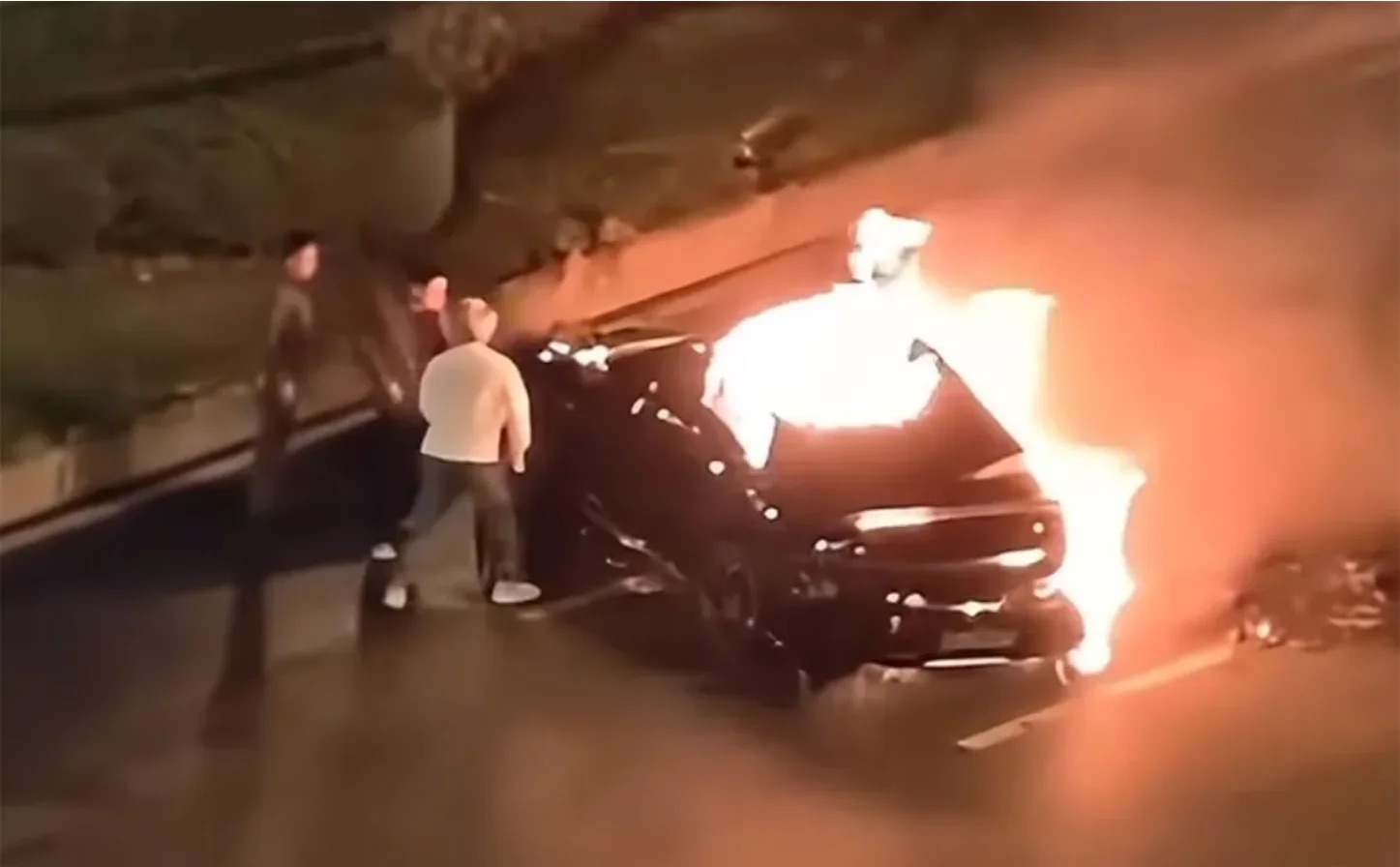 Tay nắm cửa kiểu Range Rover từng ‘hot trend’ một thời nay bị cấm vì liên quan nhiều tai nạn gây chết người- Ảnh 3. Tay nắm cửa kiểu Range Rover từng ‘hot trend’ một thời nay bị cấm vì liên quan nhiều tai nạn gây chết người- Ảnh 3.