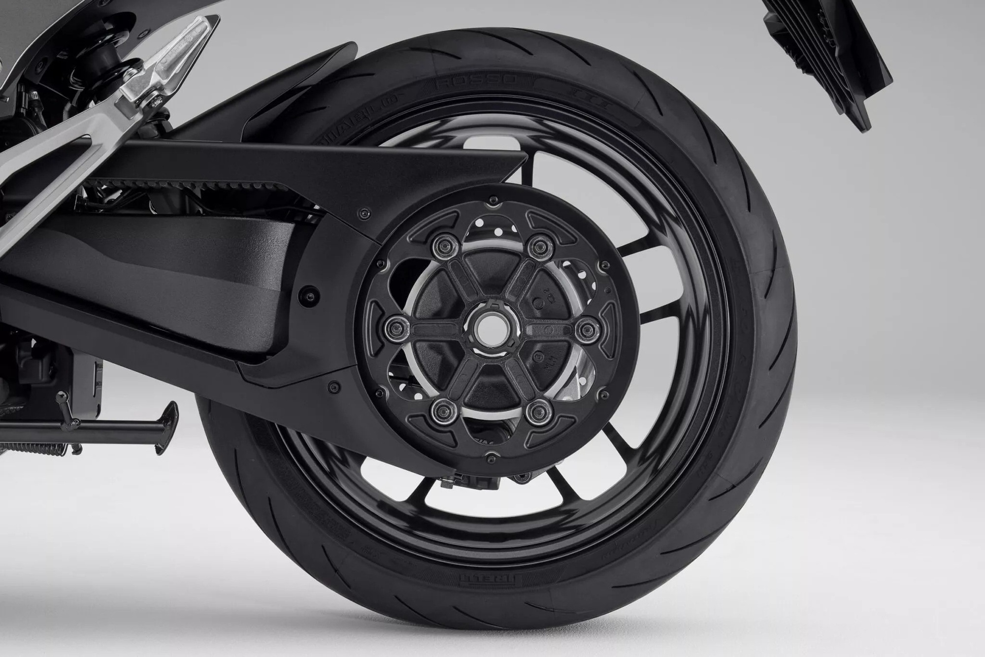 Mô tô điện mới của Honda được đăng ký tại Việt Nam: Mạnh hơn xe xăng 600cc, sạc nhanh như ô tô, đầy pin chạy hơn 150km- Ảnh 13. Mô tô điện mới của Honda được đăng ký tại Việt Nam: Mạnh hơn xe xăng 600cc, sạc nhanh như ô tô, đầy pin chạy hơn 150km- Ảnh 13.