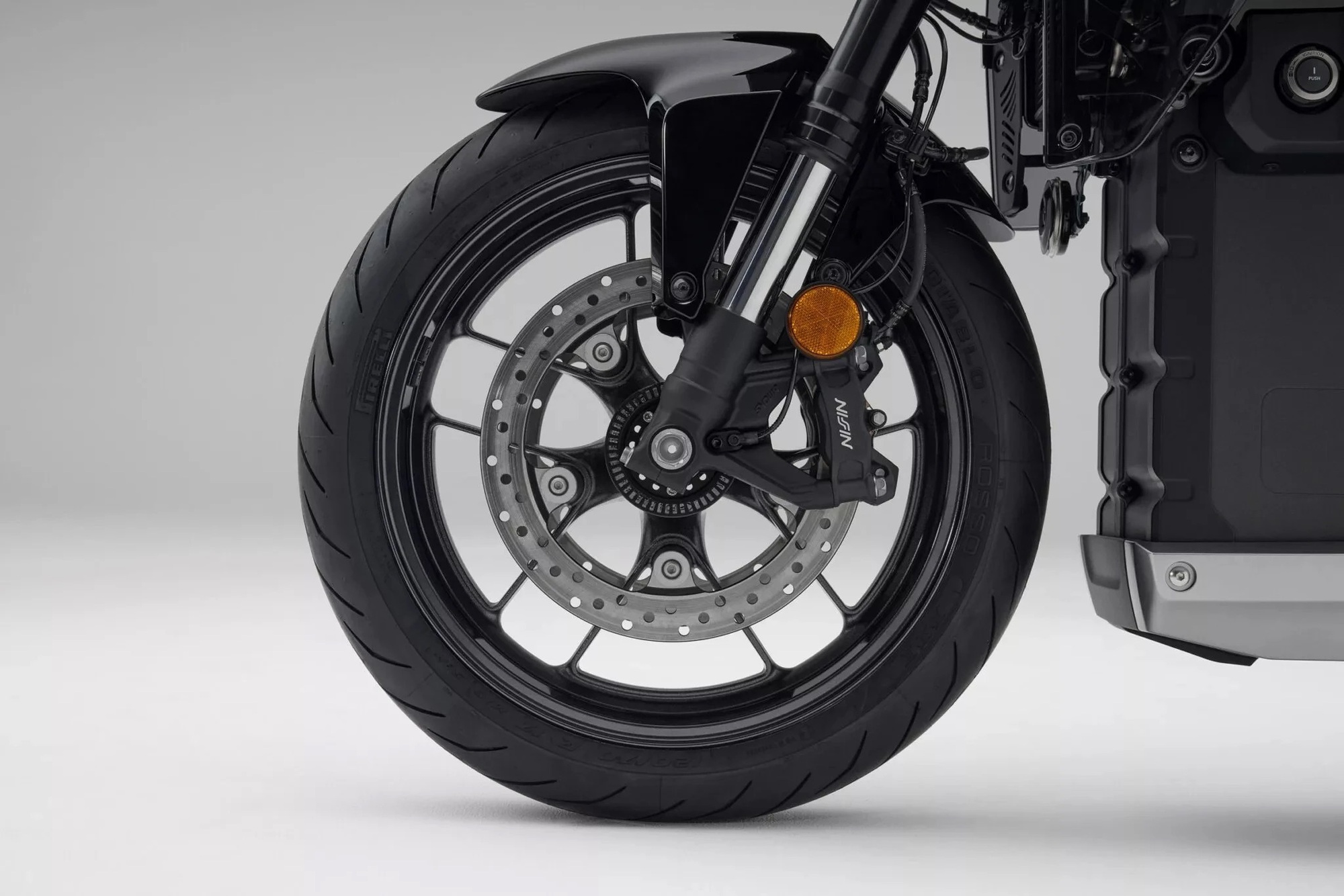 Mô tô điện mới của Honda được đăng ký tại Việt Nam: Mạnh hơn xe xăng 600cc, sạc nhanh như ô tô, đầy pin chạy hơn 150km- Ảnh 12. Mô tô điện mới của Honda được đăng ký tại Việt Nam: Mạnh hơn xe xăng 600cc, sạc nhanh như ô tô, đầy pin chạy hơn 150km- Ảnh 12.