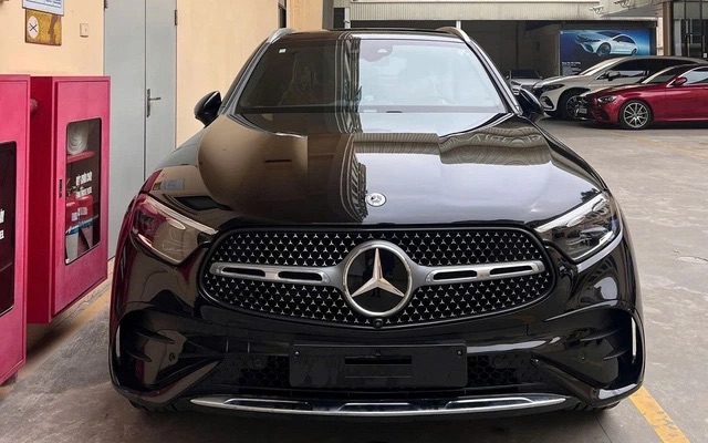 Nhìn lại những ‘drama’ chấn động làng xe Việt trong năm 2025: Từ Mercedes-Benz bốc cháy vì ‘bố chuột’ đến cú lừa ‘check xe’ nguyên bản dù từng tai nạn nát đuôi- Ảnh 4. Nhìn lại những ‘drama’ chấn động làng xe Việt trong năm 2025: Từ Mercedes-Benz bốc cháy vì ‘bố chuột’ đến cú lừa ‘check xe’ nguyên bản dù từng tai nạn nát đuôi- Ảnh 4.