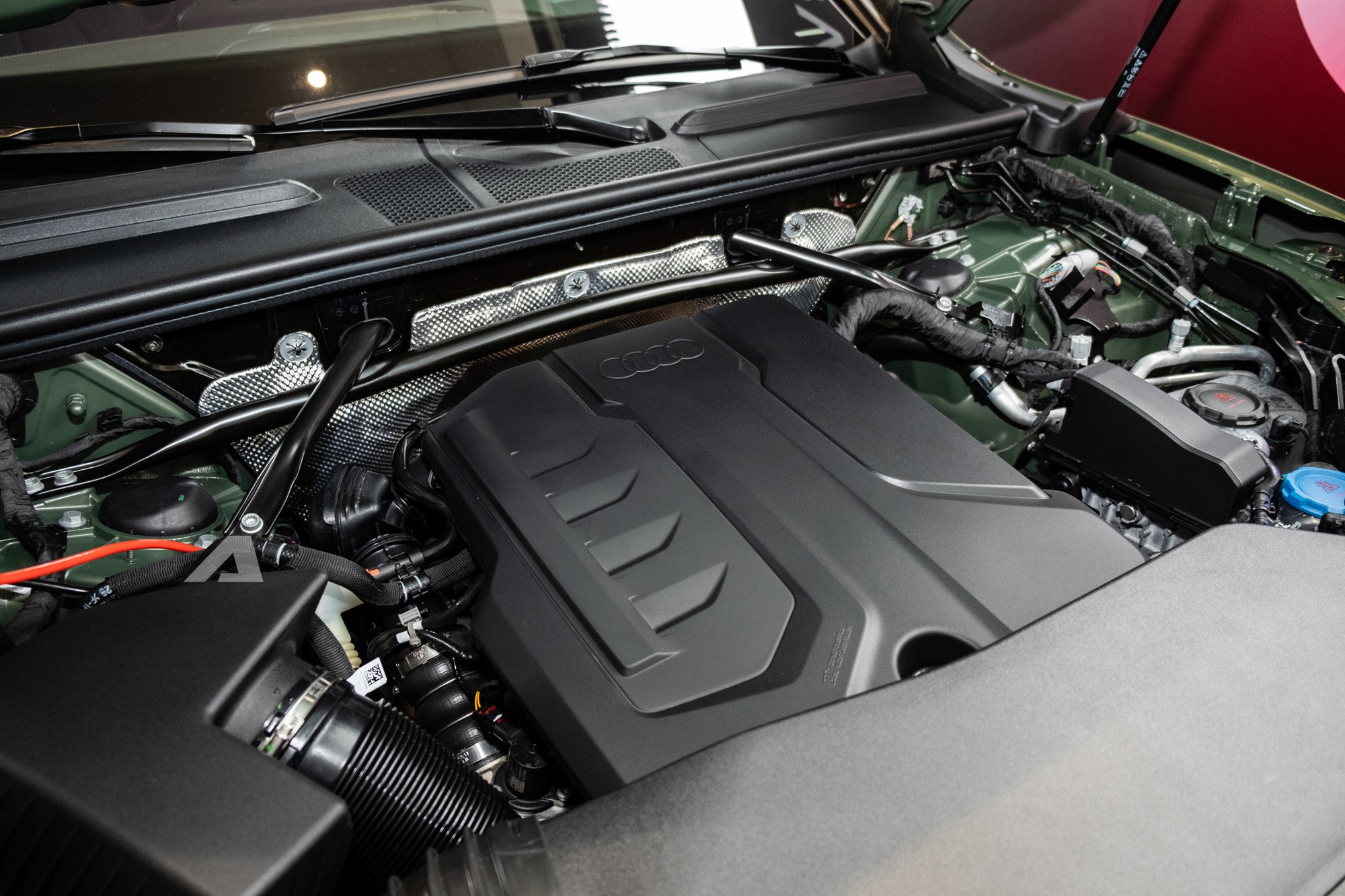 Audi Q5 thế hệ mới lần đầu lộ diện tại Việt Nam: Xác nhận ra mắt năm sau, nội thất 3 màn hình, bỏ ngỏ có phiên bản hybrid- Ảnh 5. Audi Q5 thế hệ mới lần đầu lộ diện tại Việt Nam: Xác nhận ra mắt năm sau, nội thất 3 màn hình, bỏ ngỏ có phiên bản hybrid- Ảnh 5.