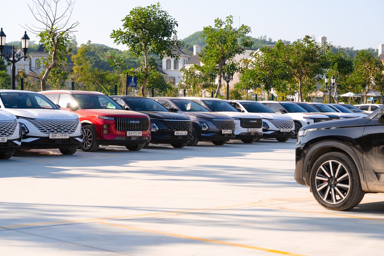 Chạy ‘nước rút’ cuối năm, Omoda & Jaecoo tăng mức khuyến mại: C5 rẻ ngang Morning, J7 ngang ngửa Destinator- Ảnh 1.