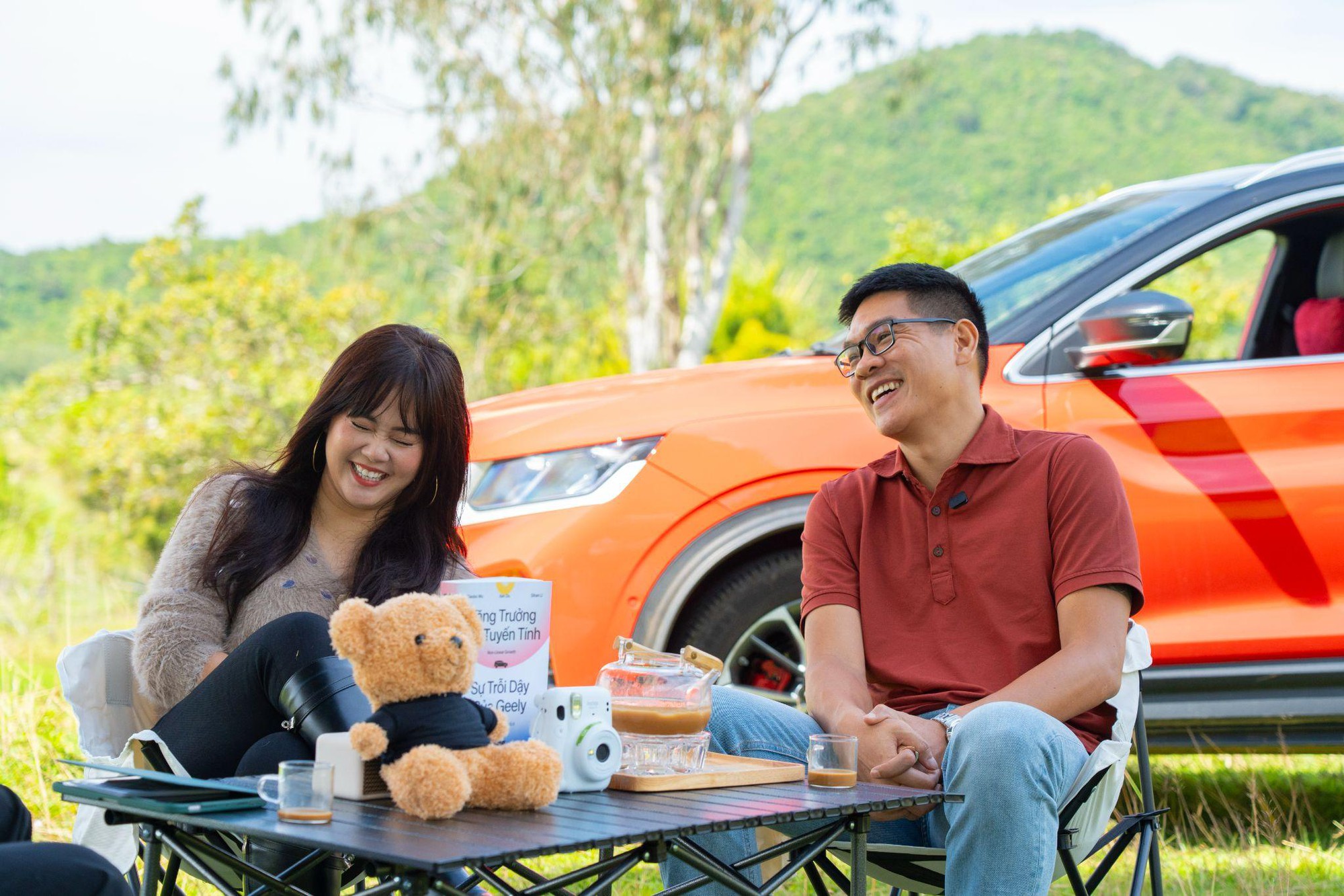 Geely Coolray đầu tiên tại Buôn Mê Thuột: Chủ xe chấm điểm tuyệt đối - "0 điểm chê" sau 10.000km lăn bánh- Ảnh 4. Geely Coolray đầu tiên tại Buôn Mê Thuột: Chủ xe chấm điểm tuyệt đối - "0 điểm chê" sau 10.000km lăn bánh- Ảnh 4.