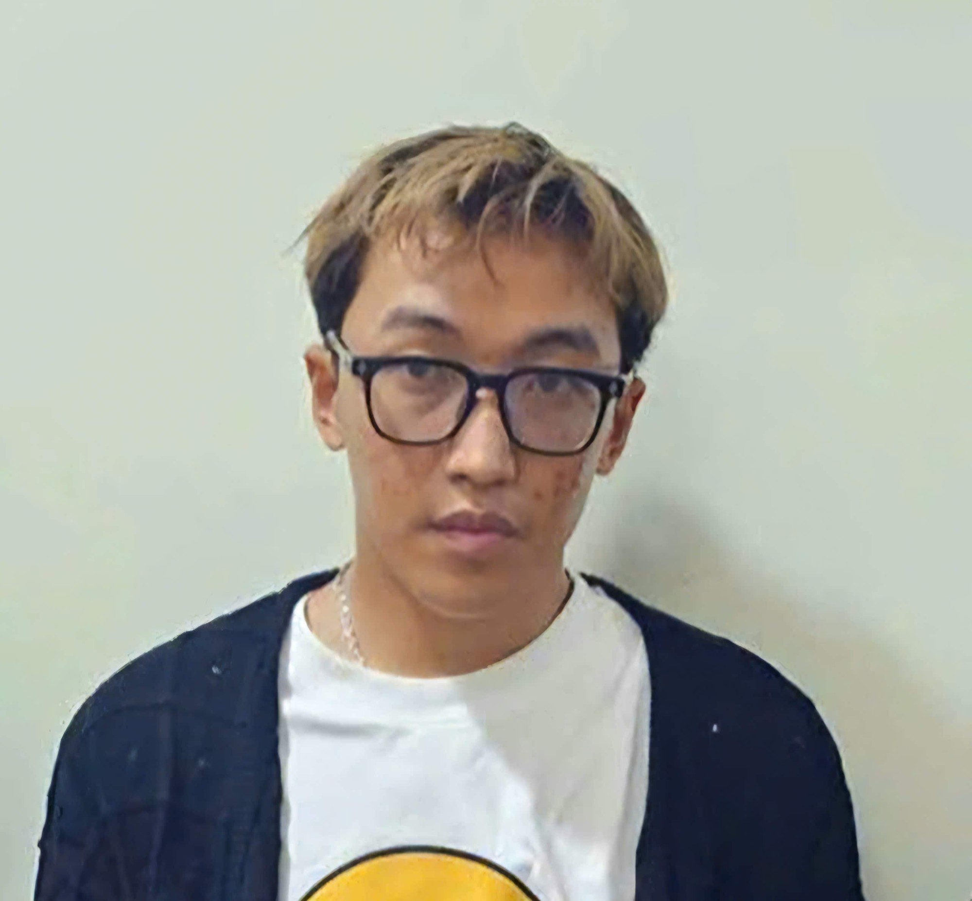 Hàng loạt nhân viên showroom ô tô sập bẫy lừa của 1 sinh viên bỏ học- Ảnh 1. Hàng loạt nhân viên showroom ô tô sập bẫy lừa của 1 sinh viên bỏ học- Ảnh 1.