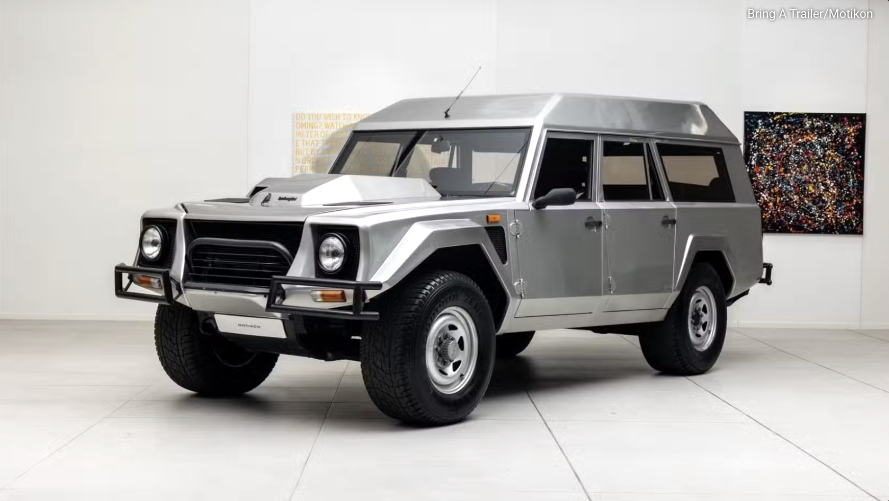 Xe Lamborghini 'siêu dị' từng thuộc về quốc vương Brunei lên sàn đấu giá: Động cơ V12, số sàn, 10 chỗ ngồi, độc nhất trên thế giới- Ảnh 1. Xe Lamborghini 'siêu dị' từng thuộc về quốc vương Brunei lên sàn đấu giá: Động cơ V12, số sàn, 10 chỗ ngồi, độc nhất trên thế giới- Ảnh 1.