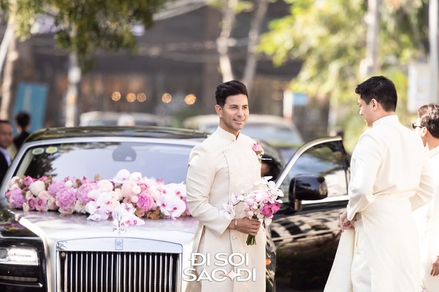 Đám cưới Tiên Nguyễn: Dàn sính lễ cực khủng, Rolls-Royce và hàng dài xe sang bạc tỷ nối đuôi rước dâu gây choáng- Ảnh 1. Đám cưới Tiên Nguyễn: Dàn sính lễ cực khủng, Rolls-Royce và hàng dài xe sang bạc tỷ nối đuôi rước dâu gây choáng- Ảnh 1.