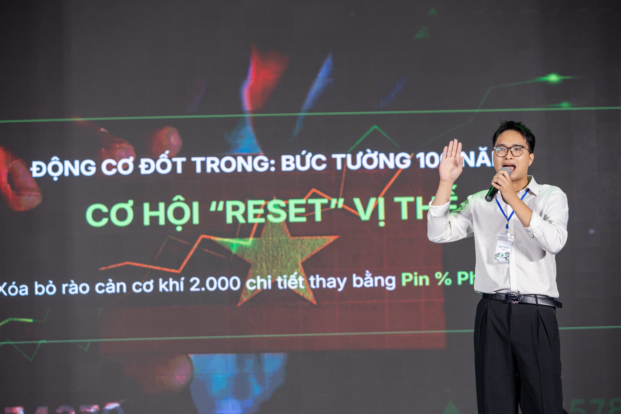 “Động cơ đốt trong là bức tường cản trở 100 năm, Việt Nam có cơ hội reset vị thế trên thế giới bằng xe điện”- Ảnh 2. “Động cơ đốt trong là bức tường cản trở 100 năm, Việt Nam có cơ hội reset vị thế trên thế giới bằng xe điện”- Ảnh 2.
