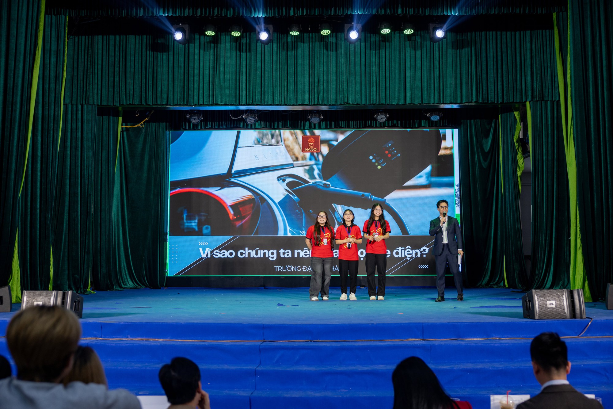 "Đáng sợ không phải công nghệ mới, mà là cách nghĩ cũ": Giới trẻ Hà Nội đặt lại vấn đề về tư duy đối với xe điện- Ảnh 6.