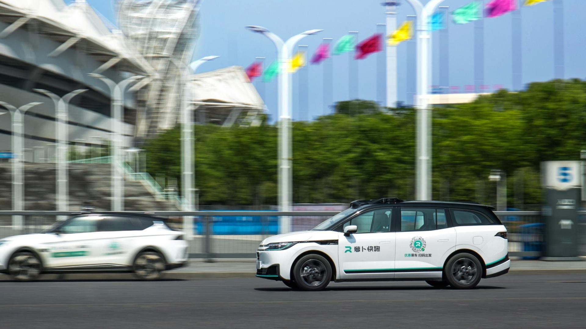 Xe ô tô Trung Quốc vừa gây ra vụ việc chấn động: Còn quá sớm để loại bỏ con người?- Ảnh 1.