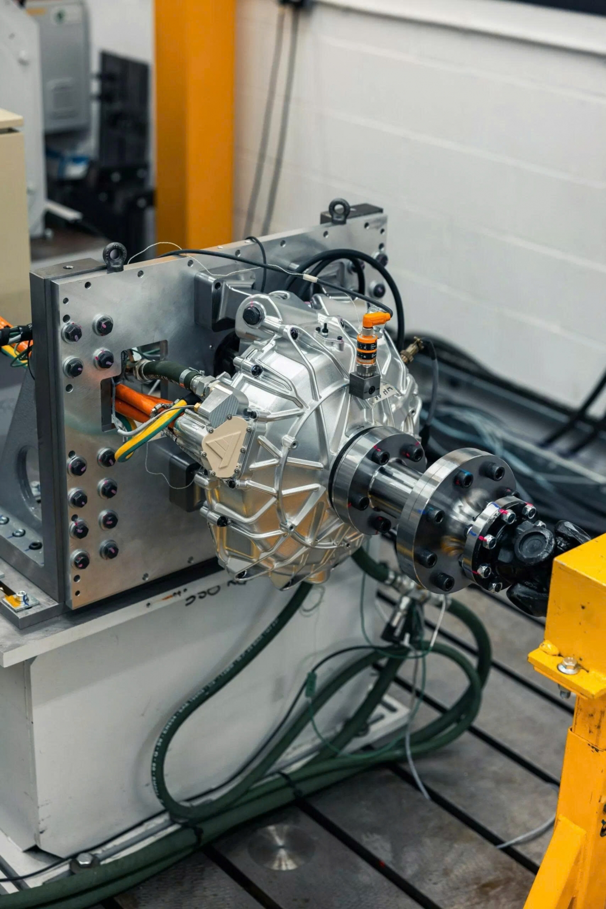 Mercedes cho biết công nghệ xe điện mới có thể "xóa sổ" phanh sau- Ảnh 1.