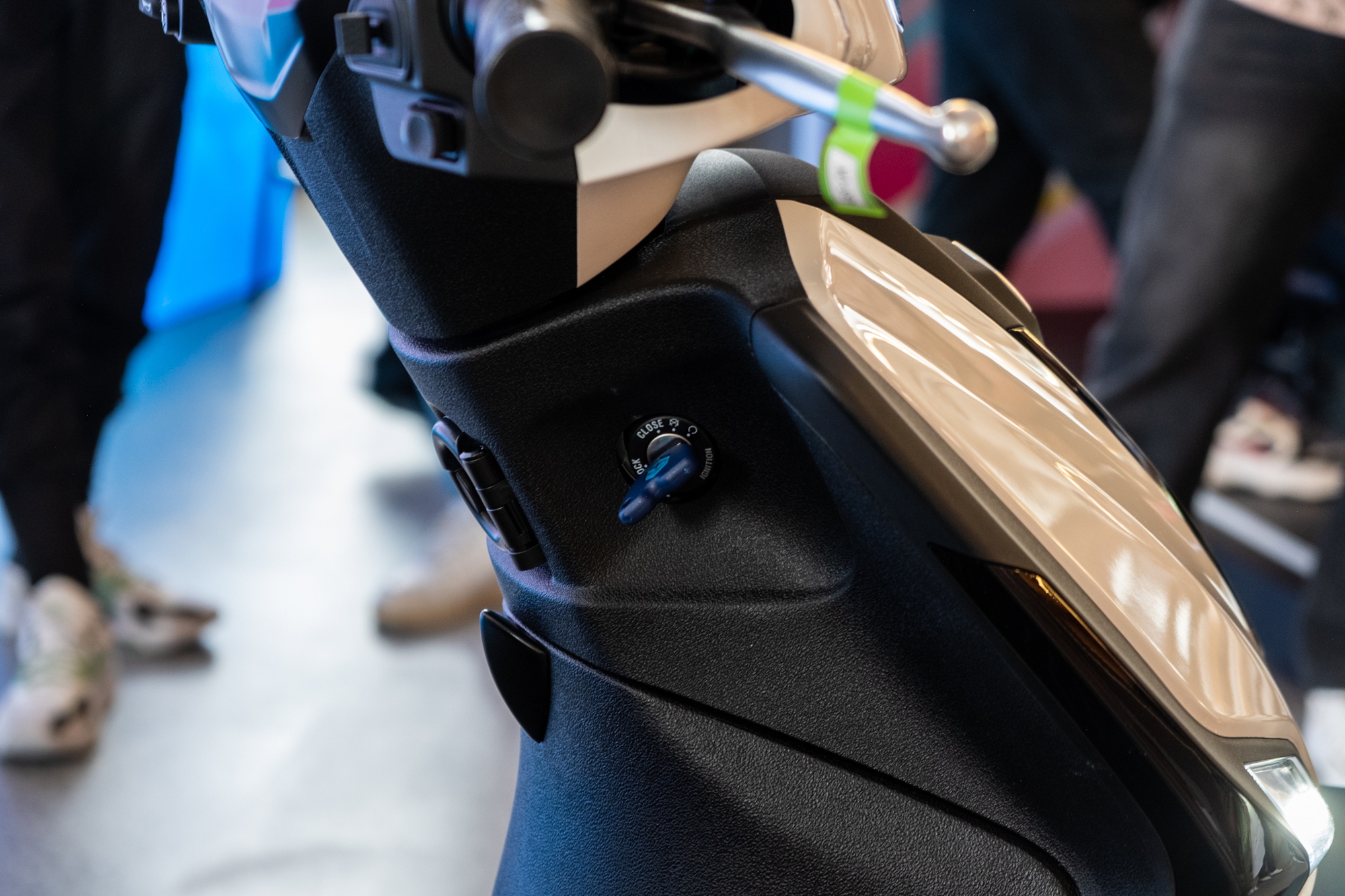 Piaggio Liberty 2025 ra mắt Việt Nam: Gi&aacute; từ 57,5 triệu, d&aacute;ng nam t&iacute;nh hơn, đấu Honda SH Mode- Ảnh 10.