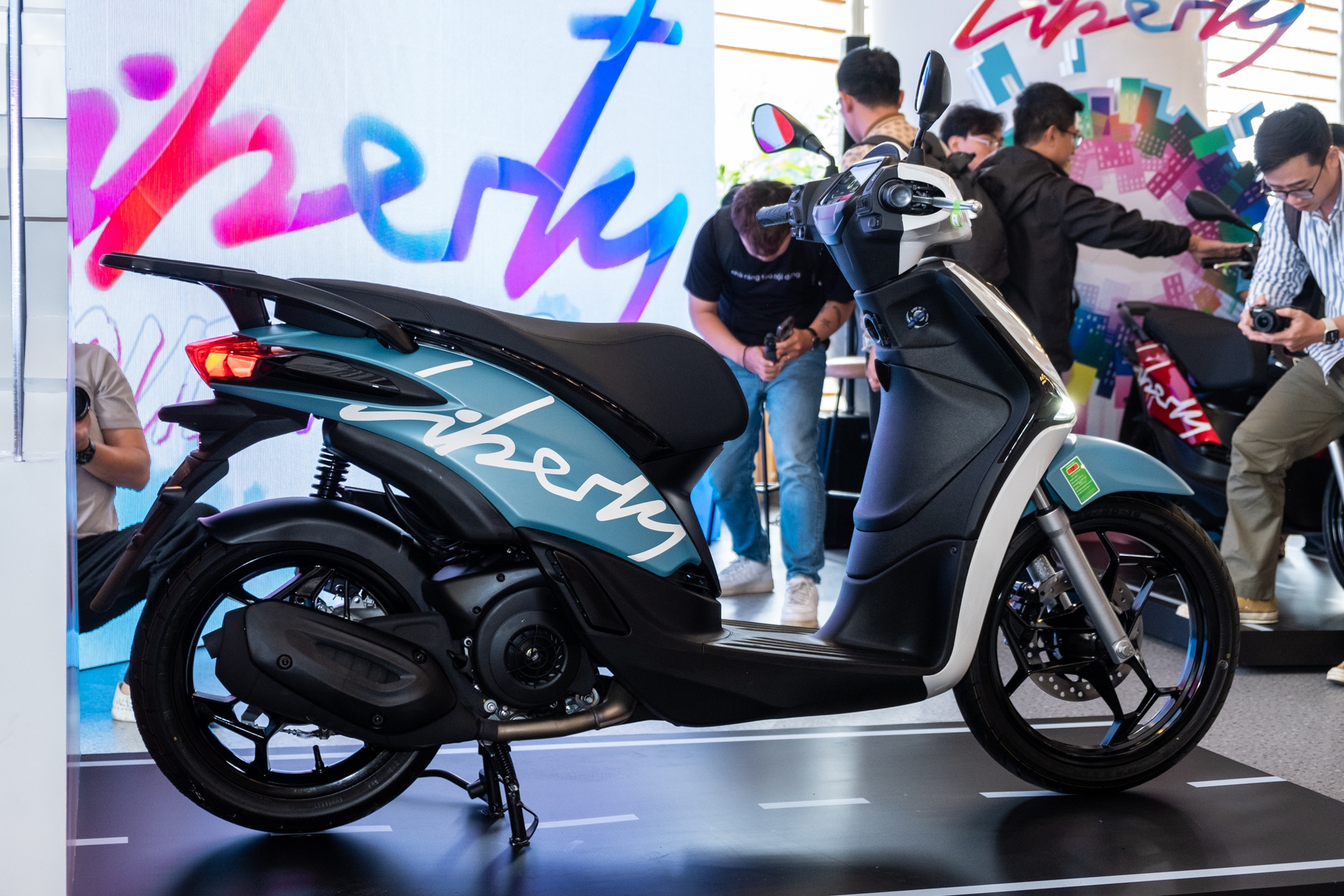 Piaggio Liberty 2025 ra mắt Việt Nam: Gi&aacute; từ 57,5 triệu, d&aacute;ng nam t&iacute;nh hơn, đấu Honda SH Mode- Ảnh 12.