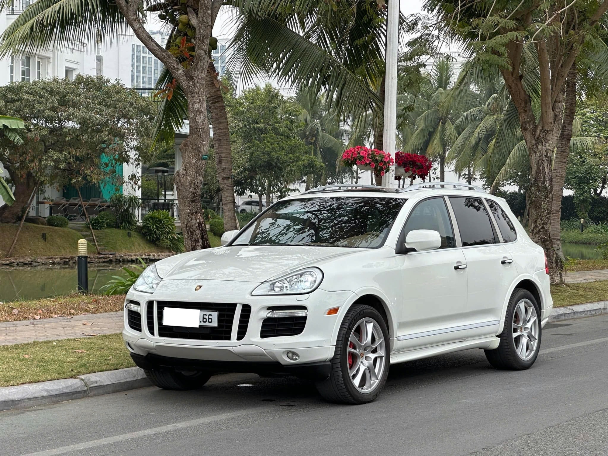 Sắm Porsche Cayenne GTS gần 600 triệu, chủ xe 33 tuổi chia sẻ: 'Mơ ước từ cấp 3, chấp nhận nuôi đắt, bán lỗ để thỏa đam mê'- Ảnh 2.