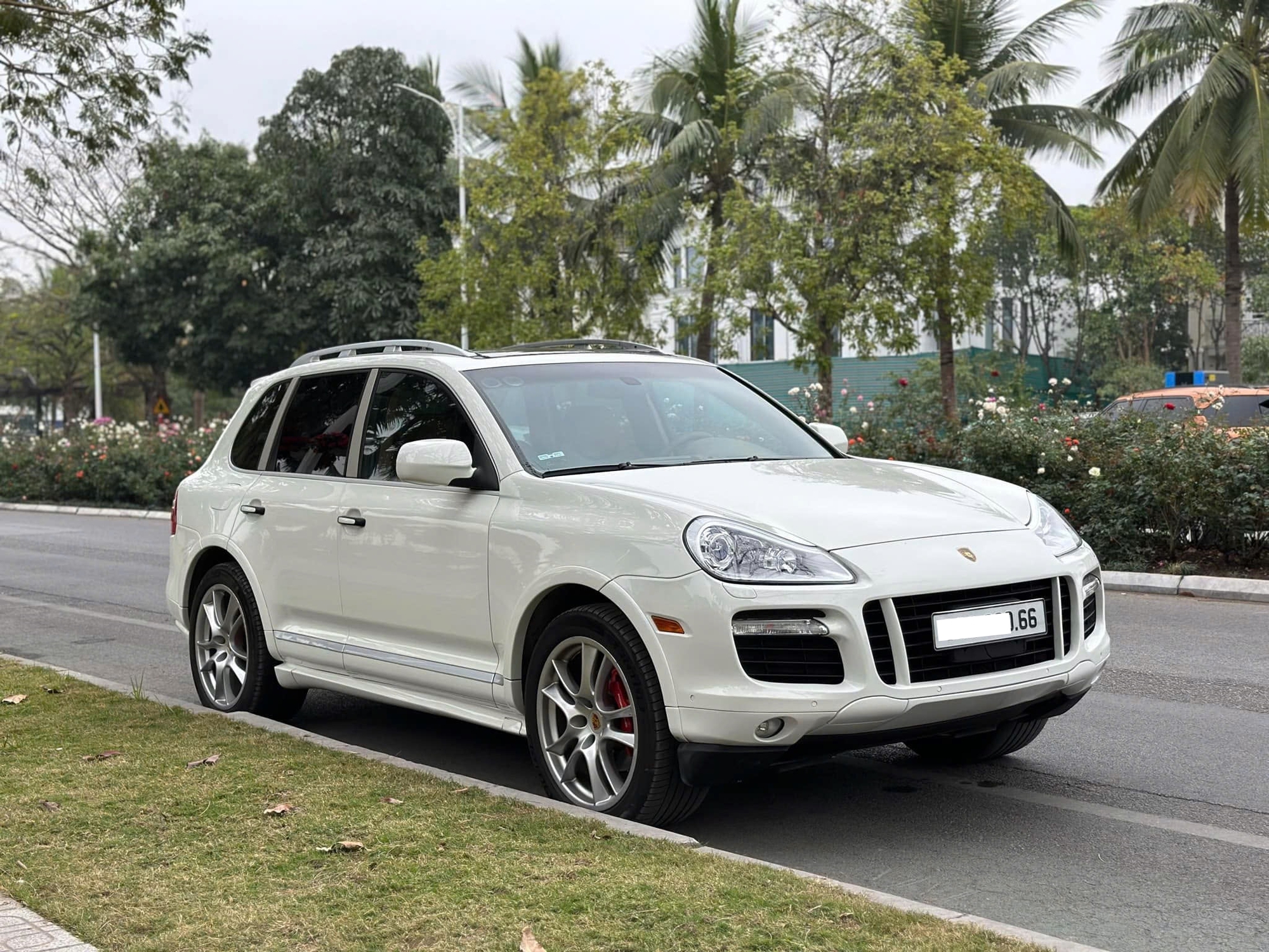 Sắm Porsche Cayenne GTS gần 600 triệu, chủ xe 33 tuổi chia sẻ: 'Mơ ước từ cấp 3, chấp nhận nuôi đắt, bán lỗ để thỏa đam mê'- Ảnh 6.