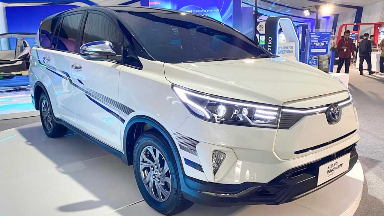 Xem trước Toyota Innova 2025 bản thuần điện: Mạnh gần 180 mã lực, có 'cần số' điện tử, ghế ngồi thương gia- Ảnh 2.