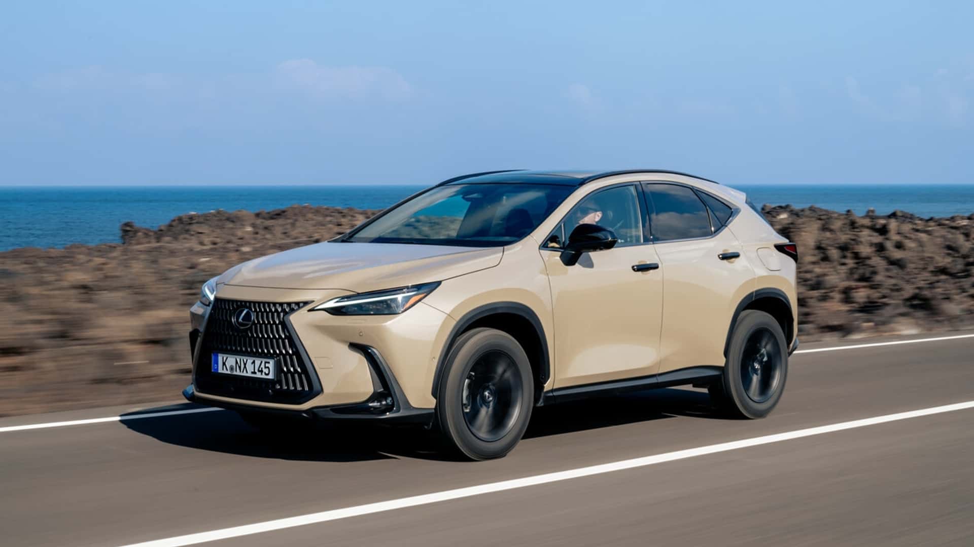 Lexus NX có thêm bản off-road: Gầm cao, lốp lớn, hợp người thích đi phượt- Ảnh 10.