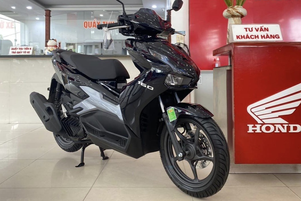 Giá xe Honda Air Blade đầu xuân Ất Tỵ: Chênh cả chục triệu đồng, người mua nên chú ý!- Ảnh 2. Giá xe Honda Air Blade đầu xuân Ất Tỵ: Chênh cả chục triệu đồng, người mua nên chú ý!- Ảnh 2.