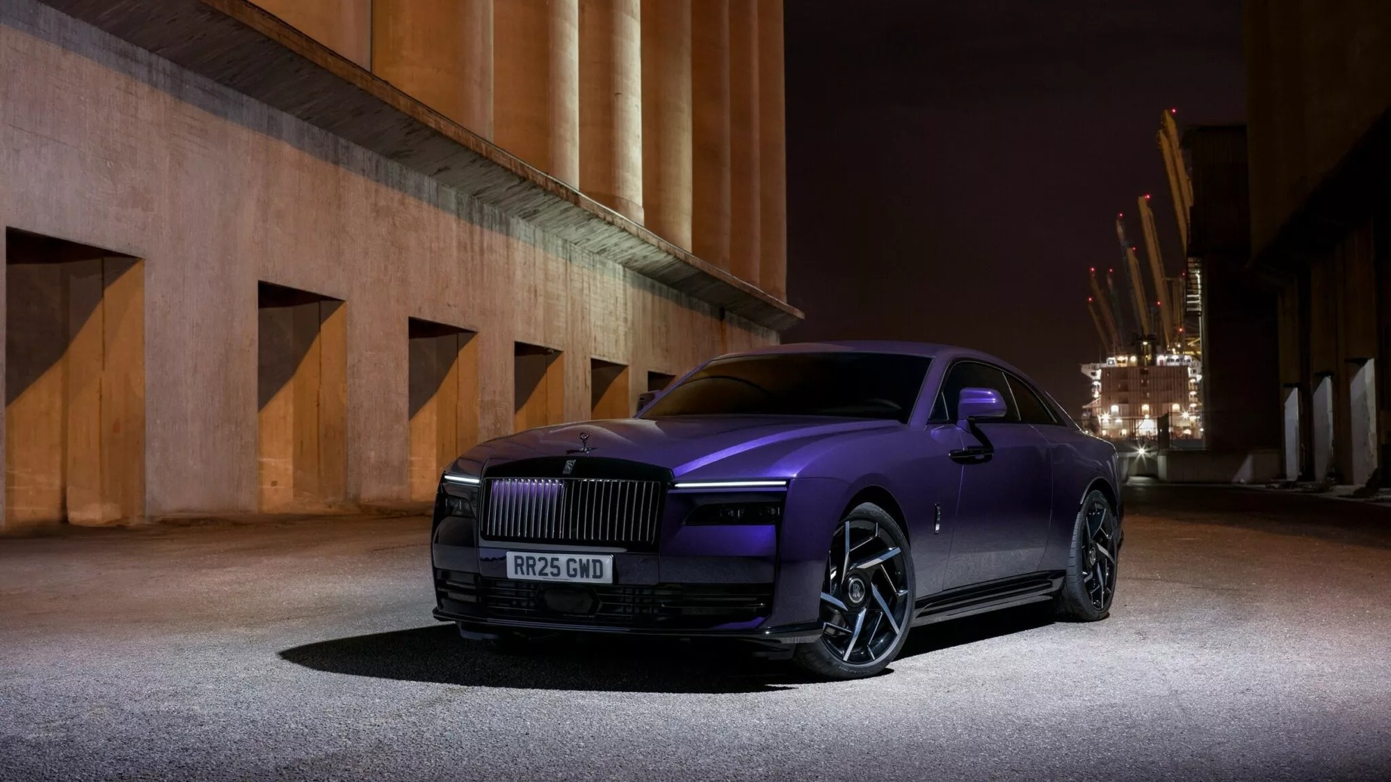 Rolls-Royce Spectre Blackbage ra mắt: Mạnh nhất lịch sử hãng, thêm nhiều chi tiết ‘độc’ cho đại gia thích khác biệt- Ảnh 1.