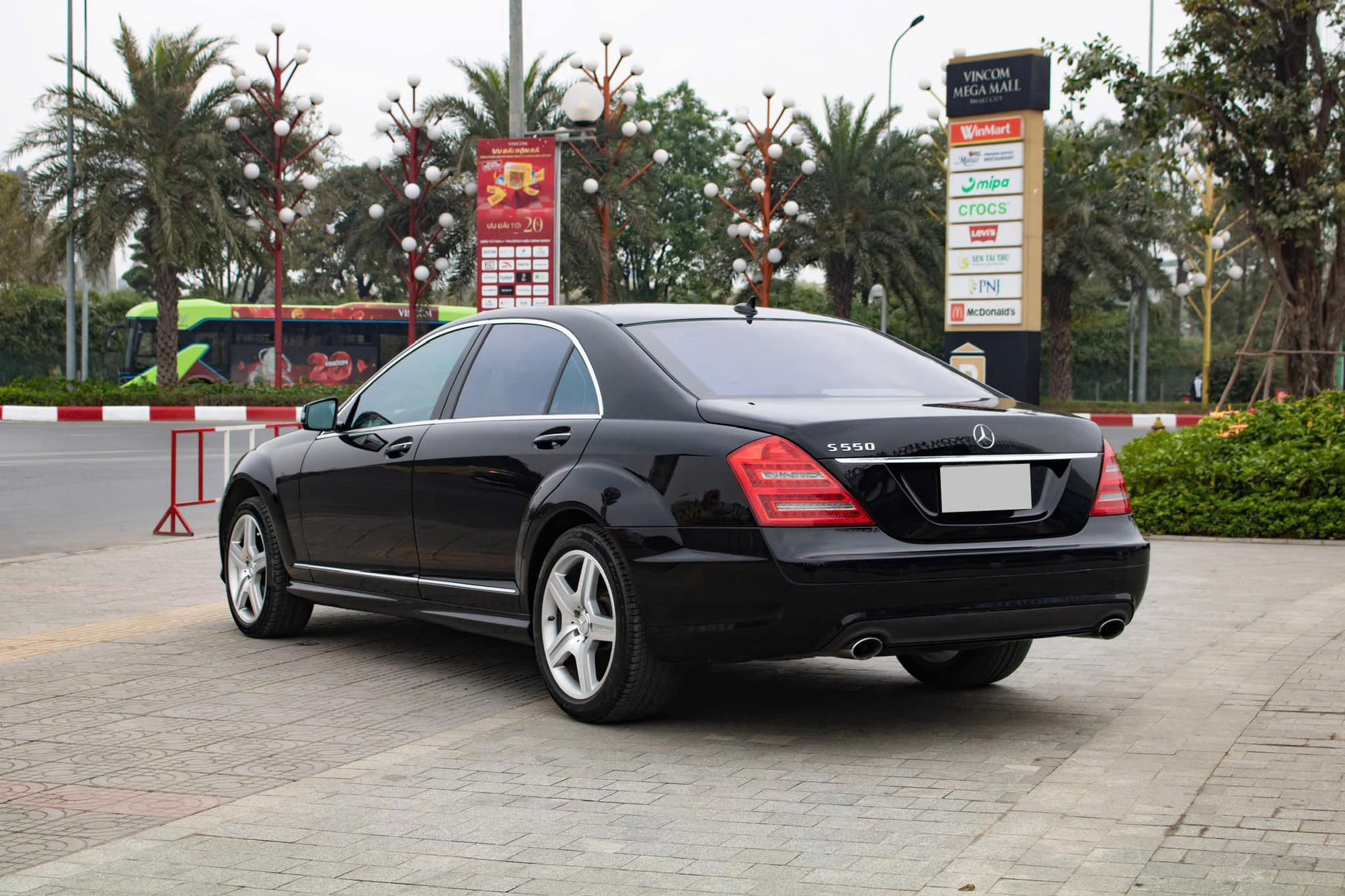 Mercedes-Ben S 550 2007 từng ra biển hơn 10 tỷ, nay giá chỉ bằng Kia K3, người bán khẳng định: Xe 'đẹp nhất Việt Nam'- Ảnh 7.