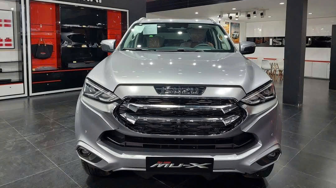 Xả kho, Isuzu mu-X giảm giá tới 270 triệu đồng tại đại lý, bản cao nay ngang CX-5, Tucson nằm phân khúc dưới- Ảnh 2.