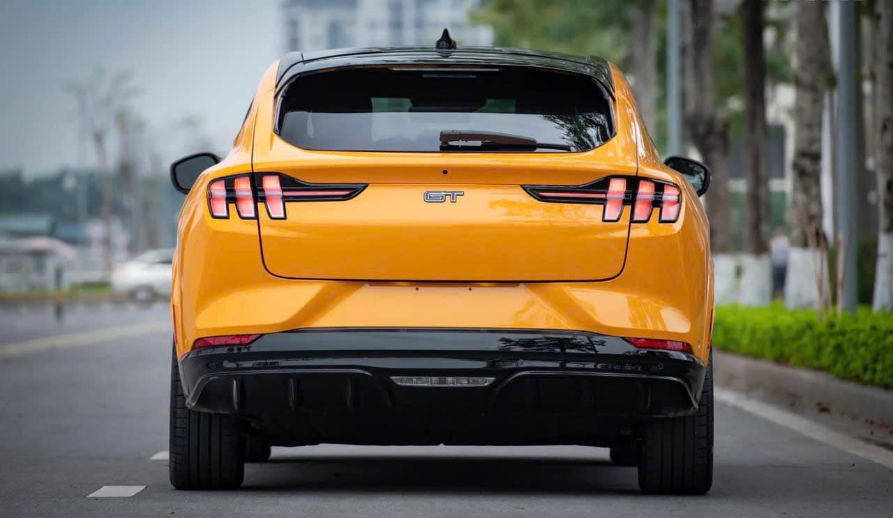 Ford Mustang Mach-E giảm 2 tỷ đồng vẫn chật vật tìm khách: 480 mã lực, hơn 430km/sạc, có sạc nhanh nhưng khó tìm trạm- Ảnh 6.