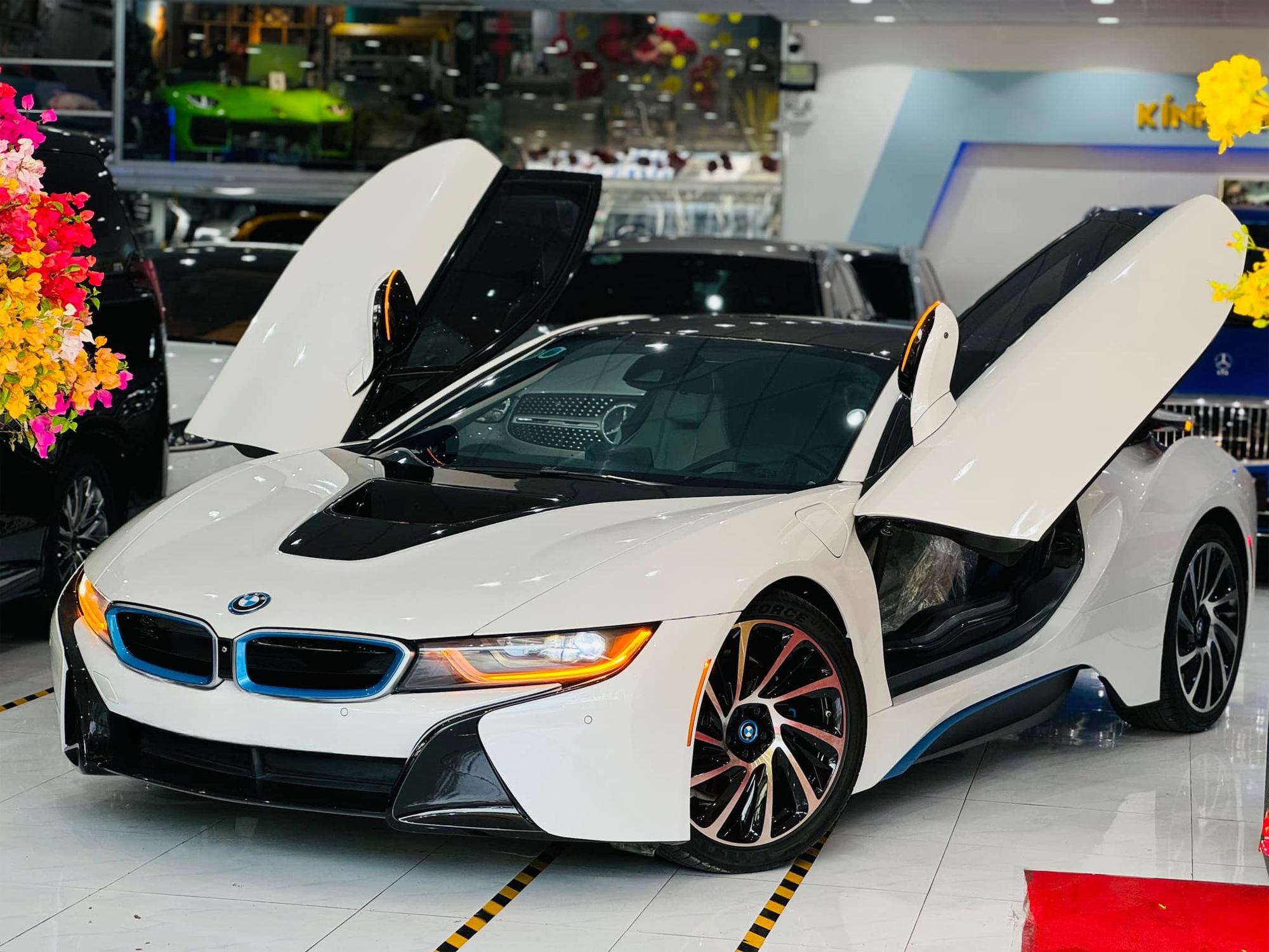 BMW i8 rao bán hơn 2 tỷ đồng, người bán chia sẻ: 'Quá khủng khiếp', mất giá 60% so với mua mới- Ảnh 2.