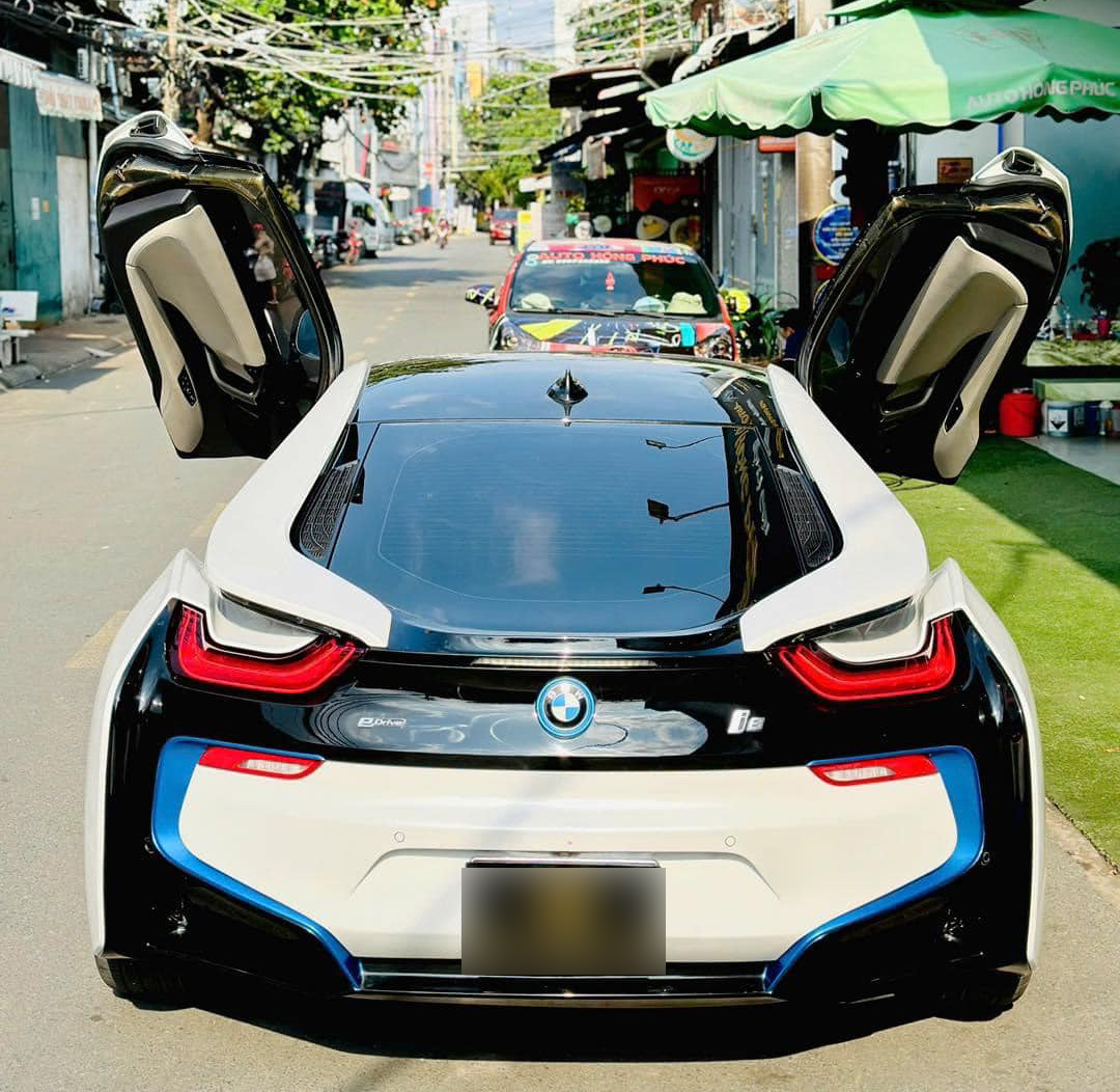 BMW i8 rao bán hơn 2 tỷ đồng, người bán chia sẻ: 'Quá khủng khiếp', mất giá 60% so với mua mới- Ảnh 8.