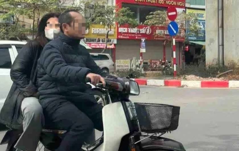 Phó trưởng công an phường bị xử phạt vì lái xe không đội mũ bảo hiểm- Ảnh 1. Phó trưởng công an phường bị xử phạt vì lái xe không đội mũ bảo hiểm- Ảnh 1.