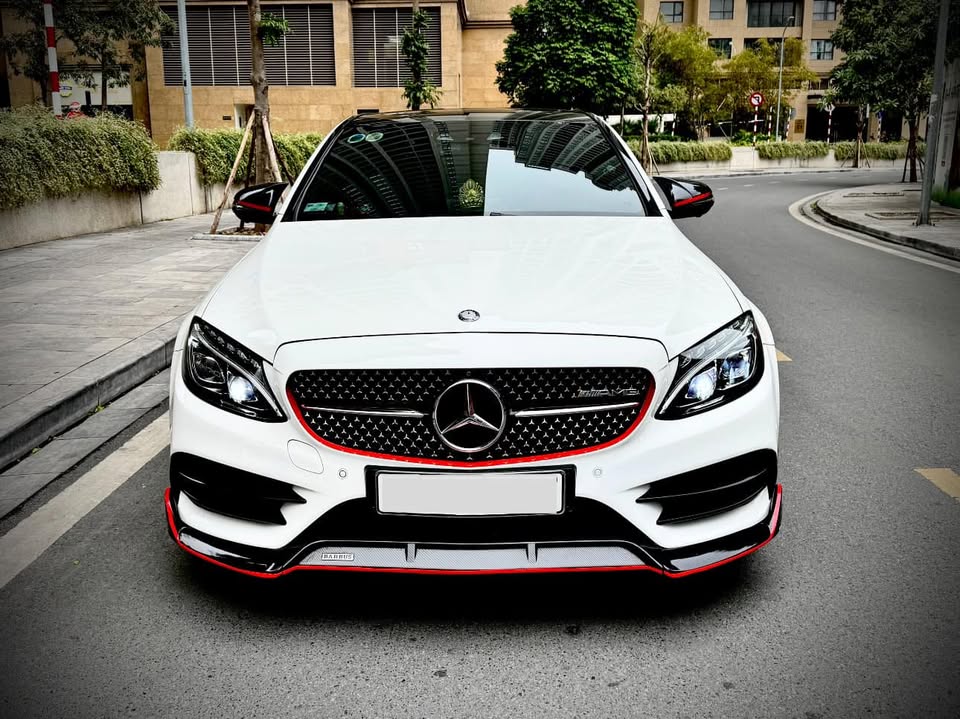 Độ Mercedes-Benz C 300 lên body C 63 AMG rồi ‘sang tay’ với giá 739 triệu, người bán tâm sự: ‘Riêng mâm đã ngang Honda Lead, giá này tội gì mua Mazda’- Ảnh 3.