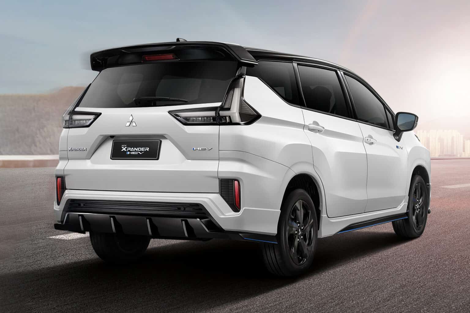 Ảnh thực tế Mitsubishi Xpander bản thể thao vừa ra mắt: Thêm bodykit, cánh gió, đổi hẳn cụm đèn trước/sau mới, dễ hot khi về Việt Nam- Ảnh 6.