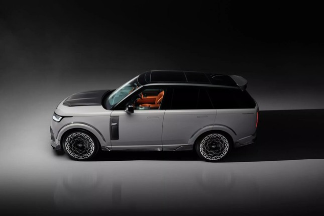 SUV hạng sang Range Rover độ mâm độc đáo- Ảnh 3.