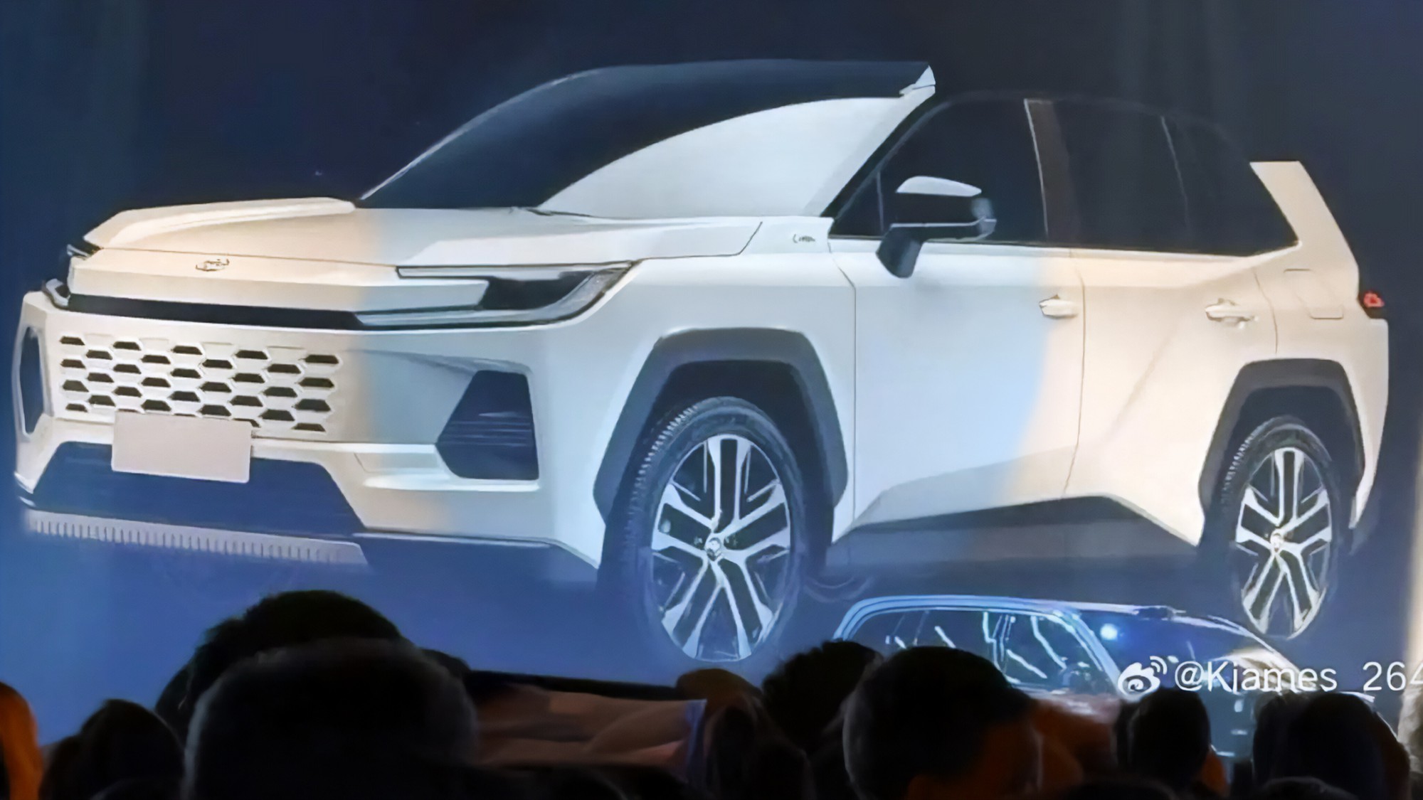 Toyota, Subaru làm SUV ‘sinh đôi’: Dáng như RAV4, chạy điện, ra mắt năm sau- Ảnh 4.