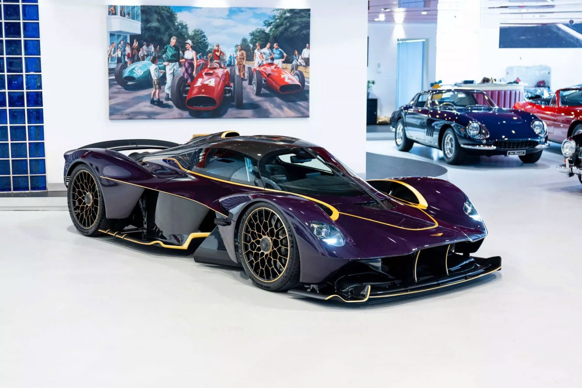 Chiêm ngưỡng Aston Martin Valkyrie giá 16 tỷ đồng với lớp phủ vàng 24K- Ảnh 11.