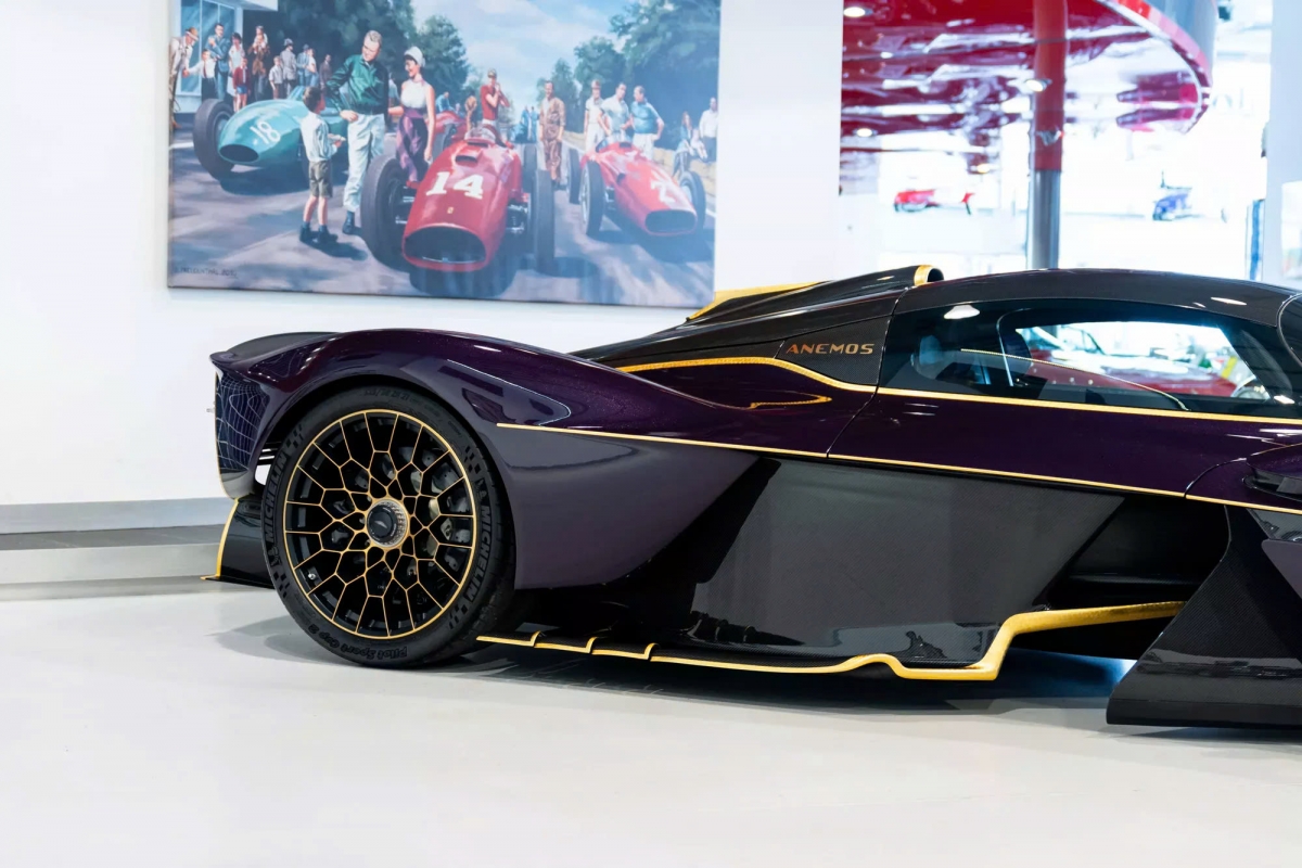 Chiêm ngưỡng Aston Martin Valkyrie giá 16 tỷ đồng với lớp phủ vàng 24K- Ảnh 8.