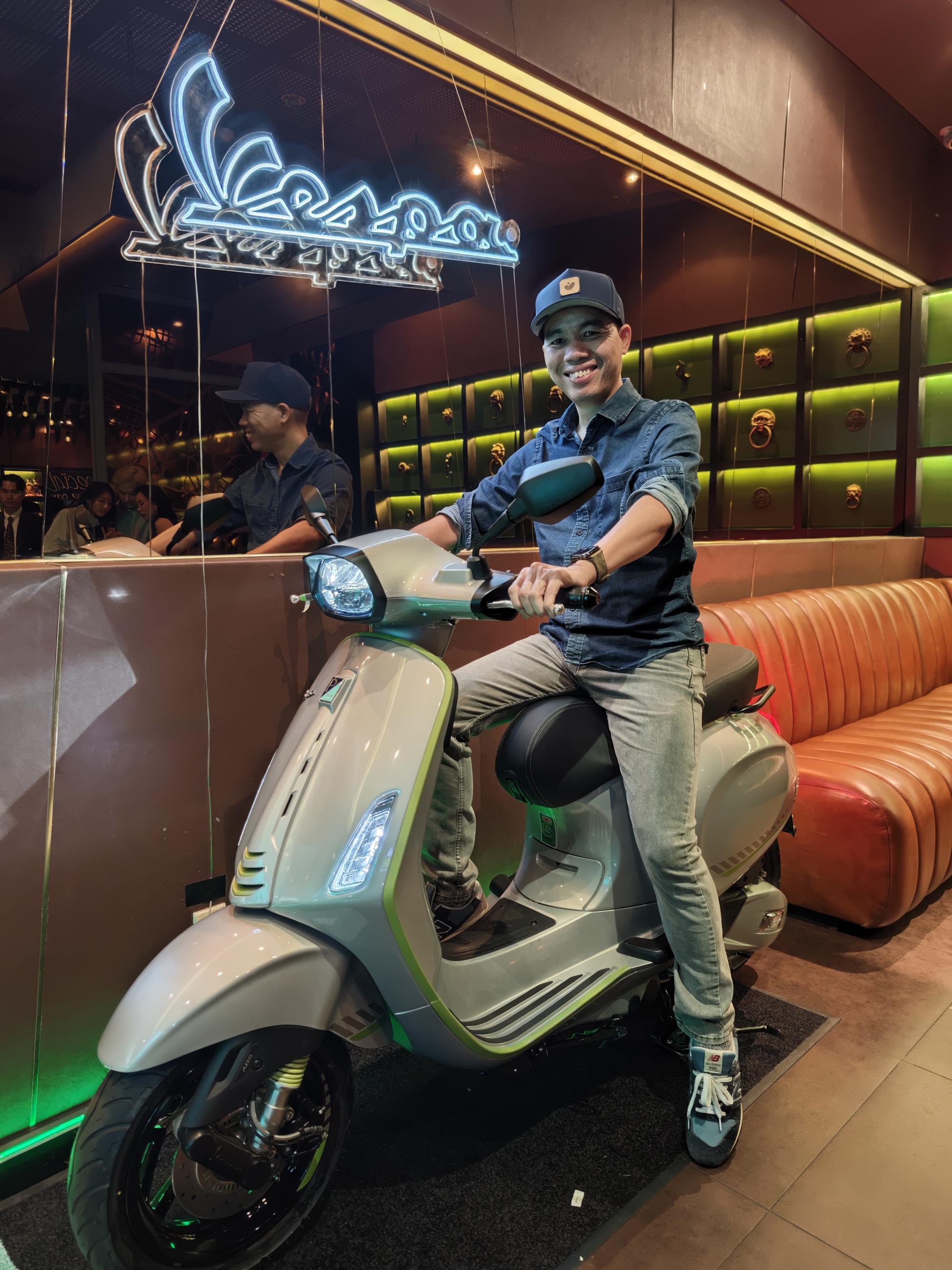 Đây là Vespa Sprint Tech: Thiết kế kinh điển của người Ý hướng tới giới trẻ Việt, có tính năng công nghệ giúp "khoe" xe tinh tế- Ảnh 18. Đây là Vespa Sprint Tech: Thiết kế kinh điển của người Ý hướng tới giới trẻ Việt, có tính năng công nghệ giúp "khoe" xe tinh tế- Ảnh 18.