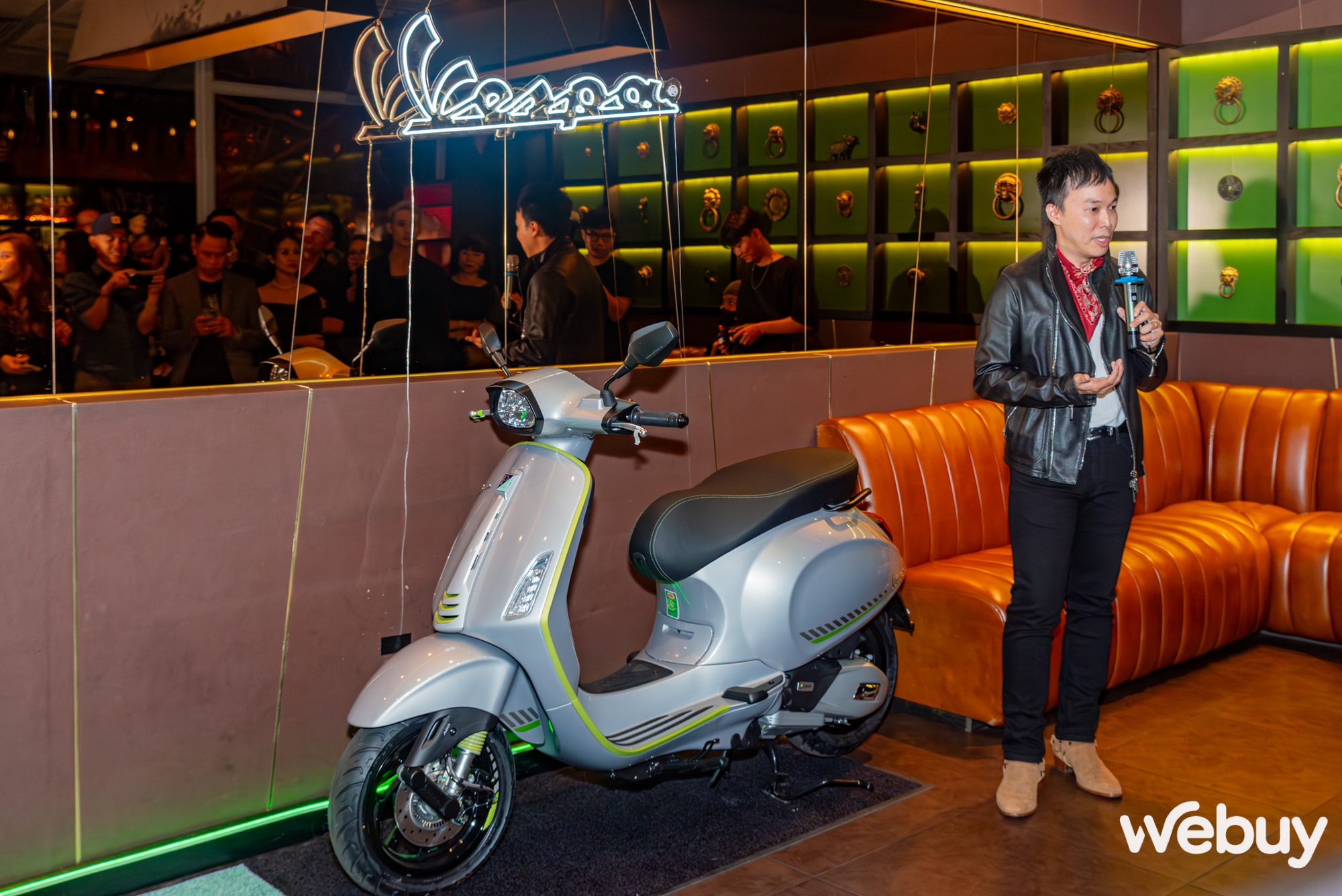 Đây là Vespa Sprint Tech: Thiết kế kinh điển của người Ý hướng tới giới trẻ Việt, có tính năng công nghệ giúp "khoe" xe tinh tế- Ảnh 2. Đây là Vespa Sprint Tech: Thiết kế kinh điển của người Ý hướng tới giới trẻ Việt, có tính năng công nghệ giúp "khoe" xe tinh tế- Ảnh 2.