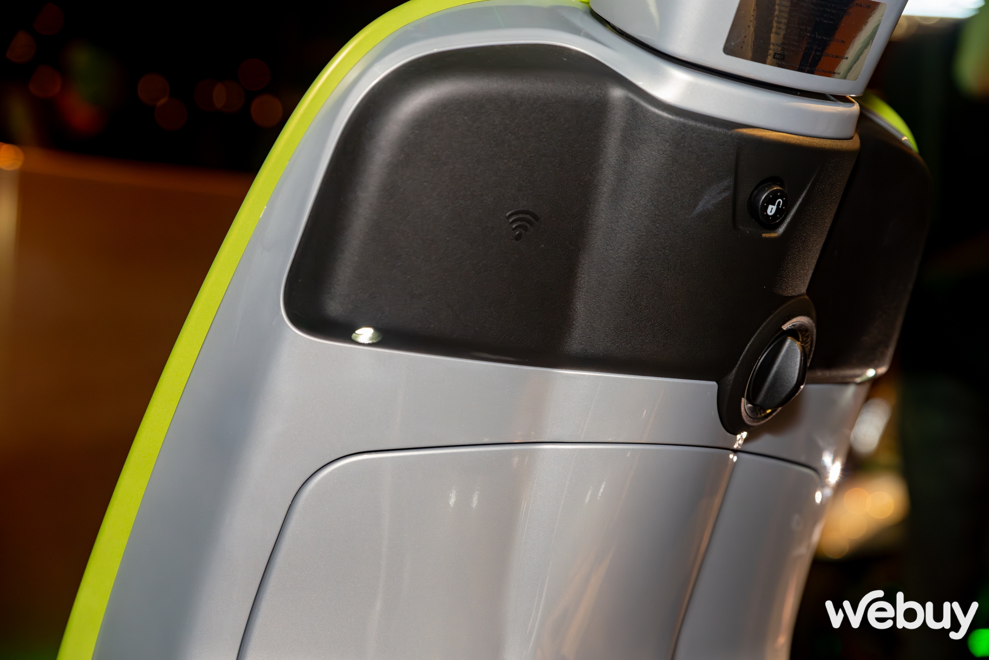 Đây là Vespa Sprint Tech: Thiết kế kinh điển của người Ý hướng tới giới trẻ Việt, có tính năng công nghệ giúp "khoe" xe tinh tế- Ảnh 8. Đây là Vespa Sprint Tech: Thiết kế kinh điển của người Ý hướng tới giới trẻ Việt, có tính năng công nghệ giúp "khoe" xe tinh tế- Ảnh 8.