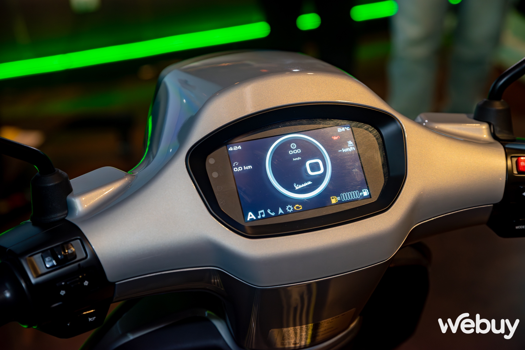 Đây là Vespa Sprint Tech: Thiết kế kinh điển của người Ý hướng tới giới trẻ Việt, có tính năng công nghệ giúp "khoe" xe tinh tế- Ảnh 16. Đây là Vespa Sprint Tech: Thiết kế kinh điển của người Ý hướng tới giới trẻ Việt, có tính năng công nghệ giúp "khoe" xe tinh tế- Ảnh 16.