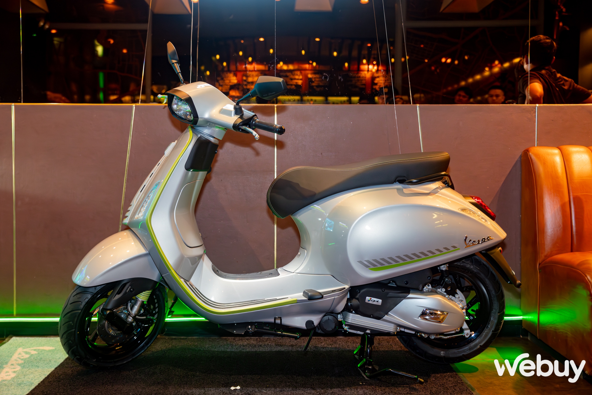 Đây là Vespa Sprint Tech: Thiết kế kinh điển của người Ý hướng tới giới trẻ Việt, có tính năng công nghệ giúp "khoe" xe tinh tế- Ảnh 15. Đây là Vespa Sprint Tech: Thiết kế kinh điển của người Ý hướng tới giới trẻ Việt, có tính năng công nghệ giúp "khoe" xe tinh tế- Ảnh 15.