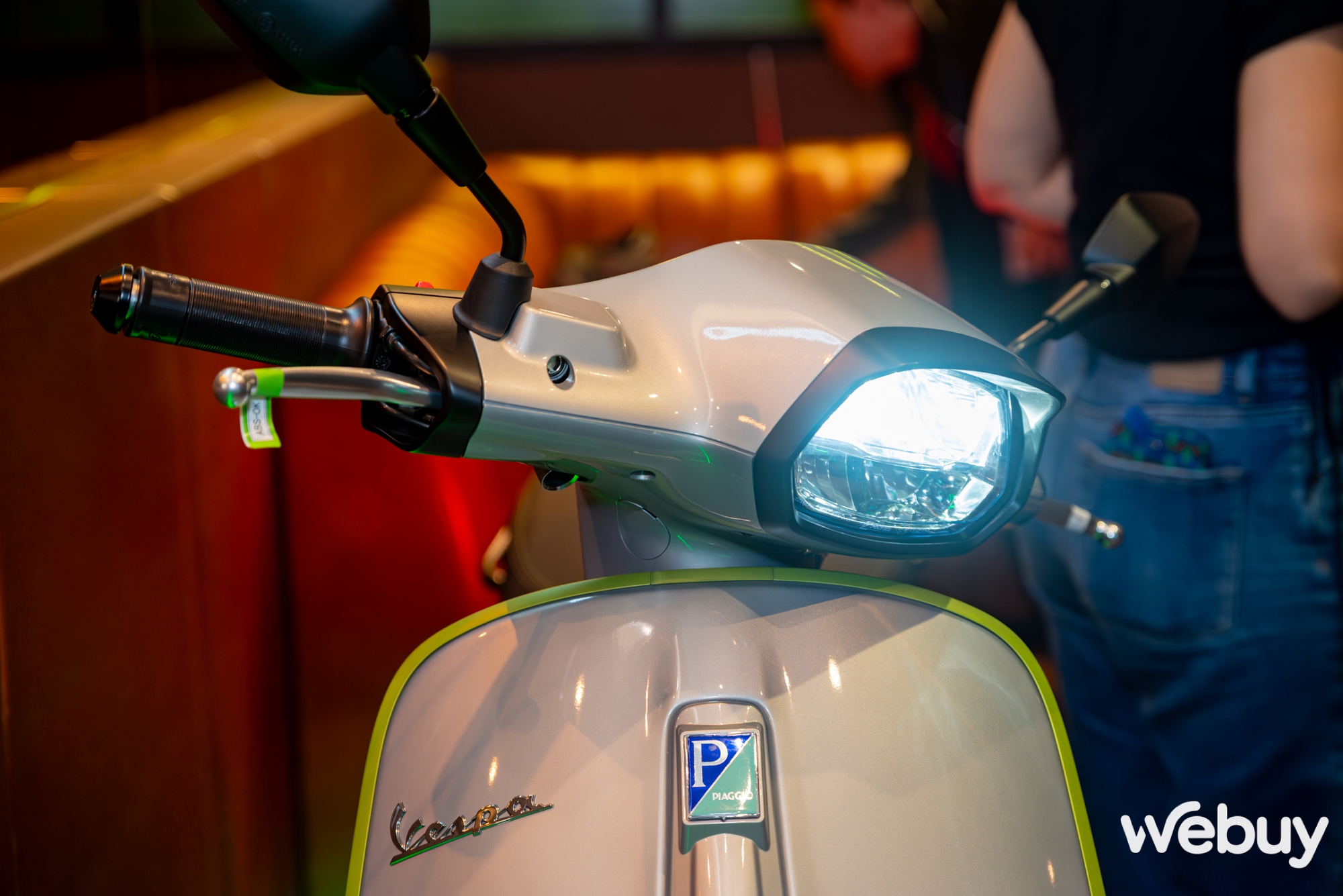 Đây là Vespa Sprint Tech: Thiết kế kinh điển của người Ý hướng tới giới trẻ Việt, có tính năng công nghệ giúp "khoe" xe tinh tế- Ảnh 7. Đây là Vespa Sprint Tech: Thiết kế kinh điển của người Ý hướng tới giới trẻ Việt, có tính năng công nghệ giúp "khoe" xe tinh tế- Ảnh 7.