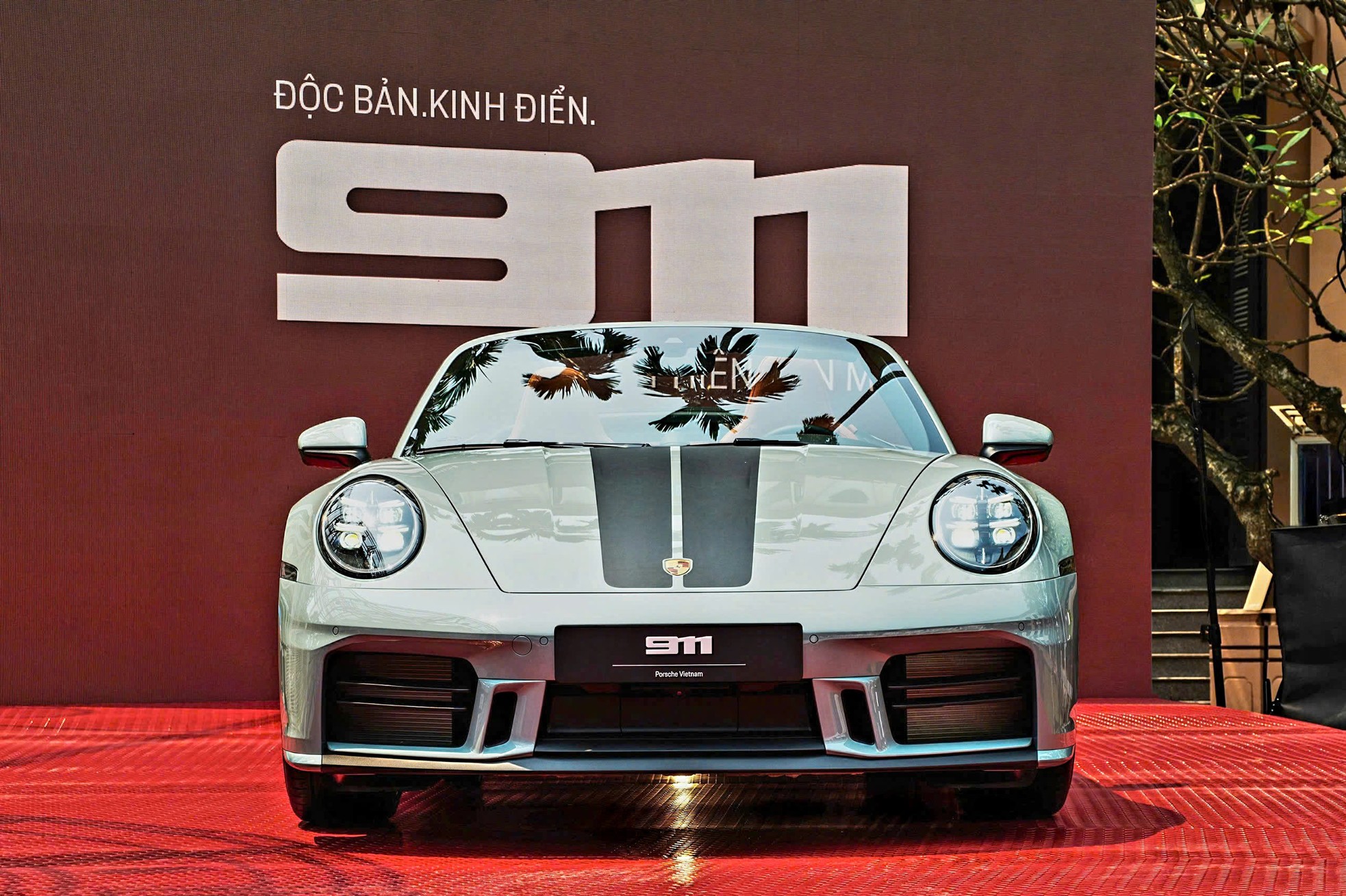 Chi tiết Porsche 911 Carrera bản mui trần mới tại Việt Nam- Ảnh 2.