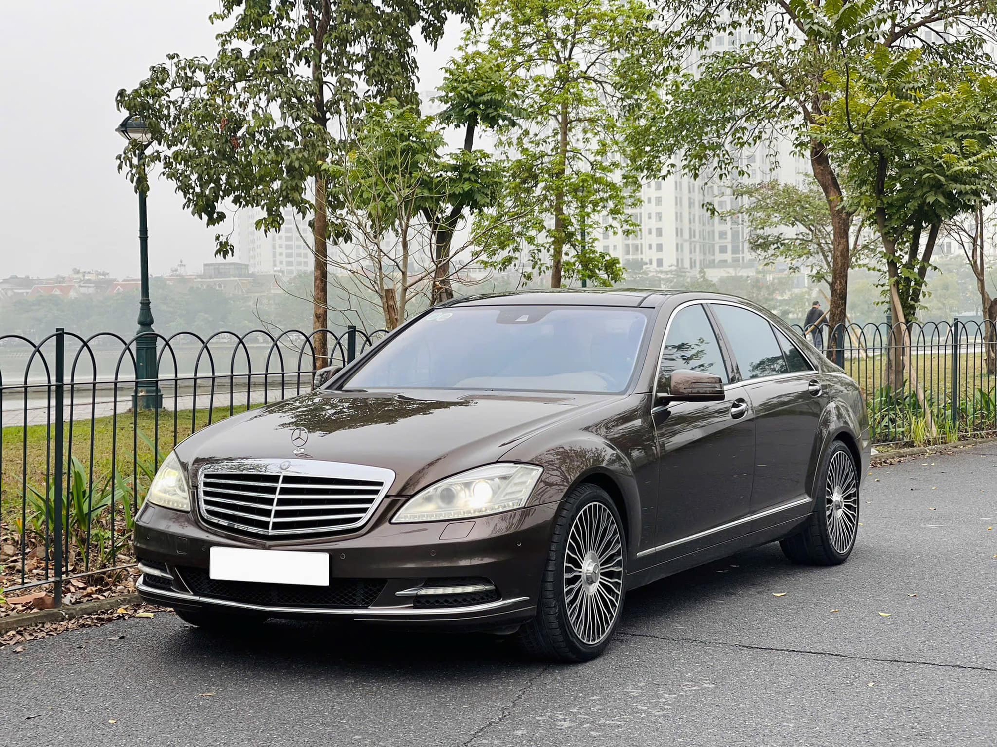 Mercedes-Benz S 500 hơn 14 năm rao bán giá 500 triệu: Xe chạy 100.000km, người bán cam kết 'tặng xe' nếu tua odo- Ảnh 2.