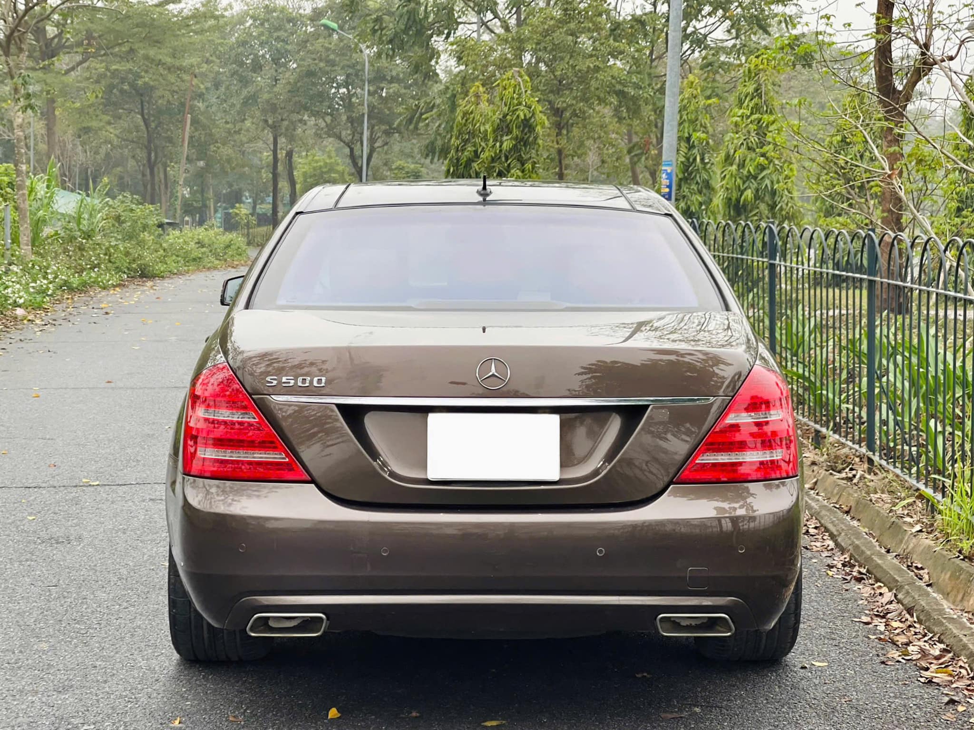 Mercedes-Benz S 500 hơn 14 năm rao bán giá 500 triệu: Xe chạy 100.000km, người bán cam kết 'tặng xe' nếu tua odo- Ảnh 7.