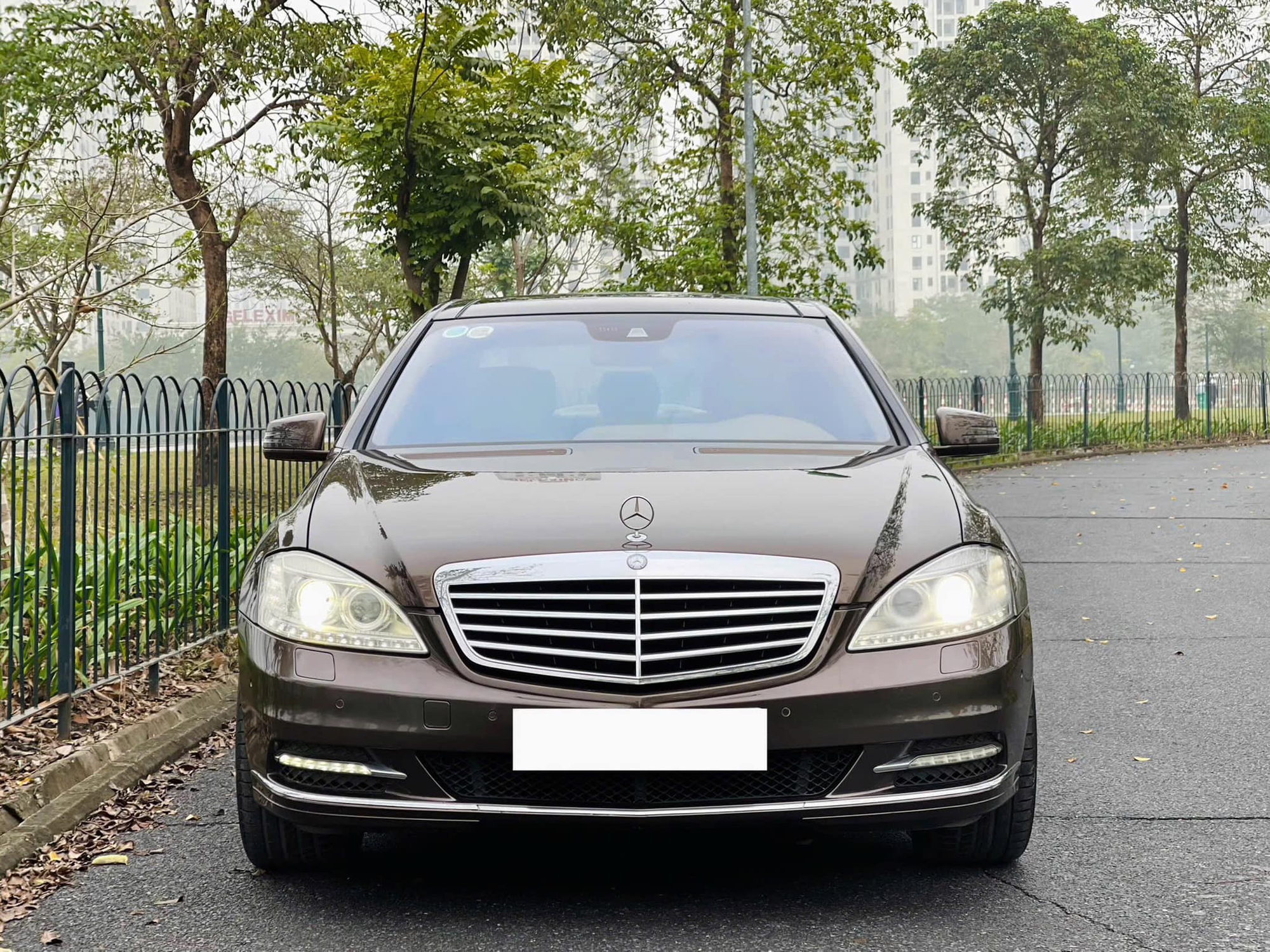 Mercedes-Benz S 500 hơn 14 năm rao bán giá 500 triệu: Xe chạy 100.000km, người bán cam kết 'tặng xe' nếu tua odo- Ảnh 4.