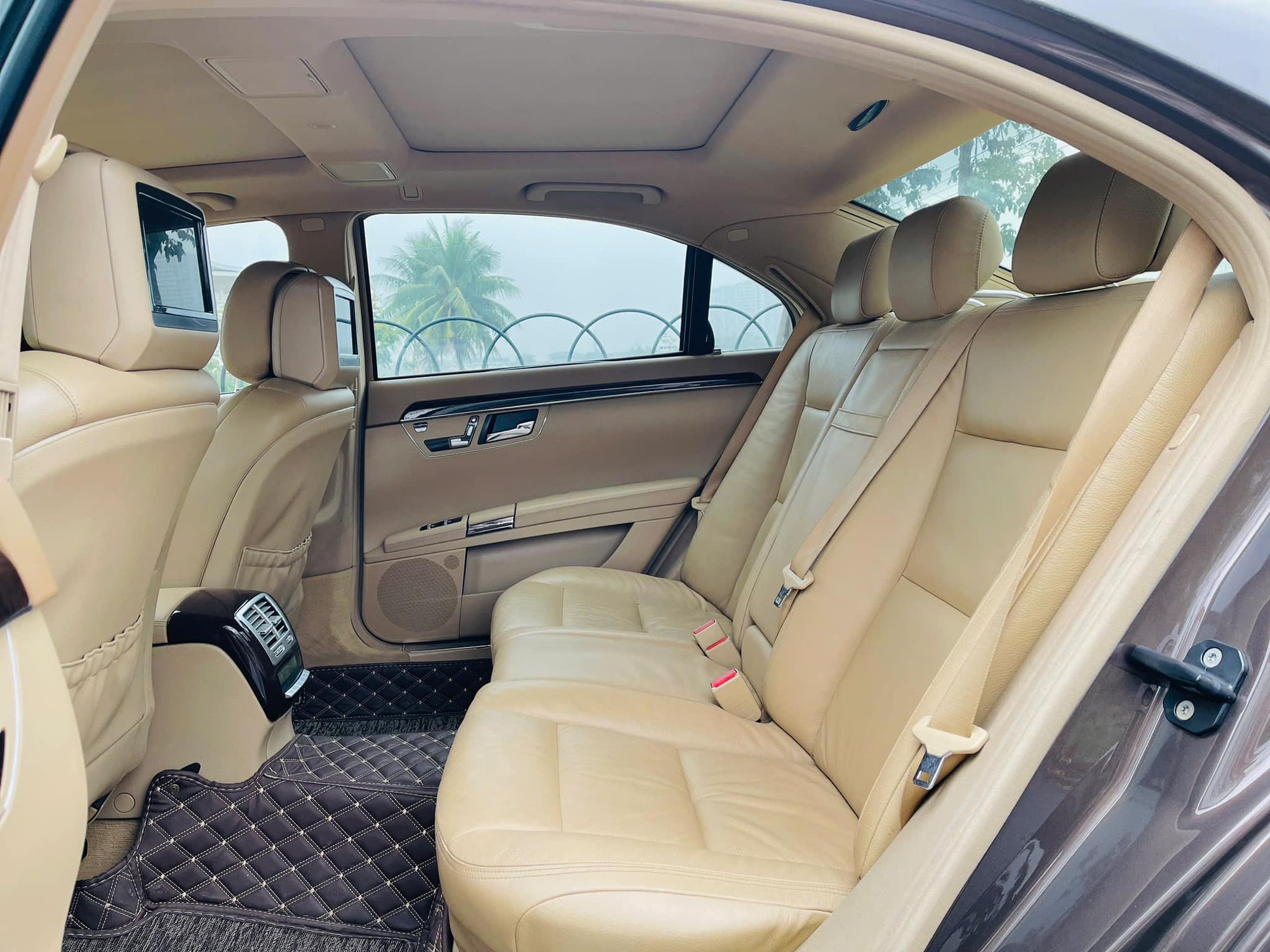 Mercedes-Benz S 500 hơn 14 năm rao bán giá 500 triệu: Xe chạy 100.000km, người bán cam kết 'tặng xe' nếu tua odo- Ảnh 11.