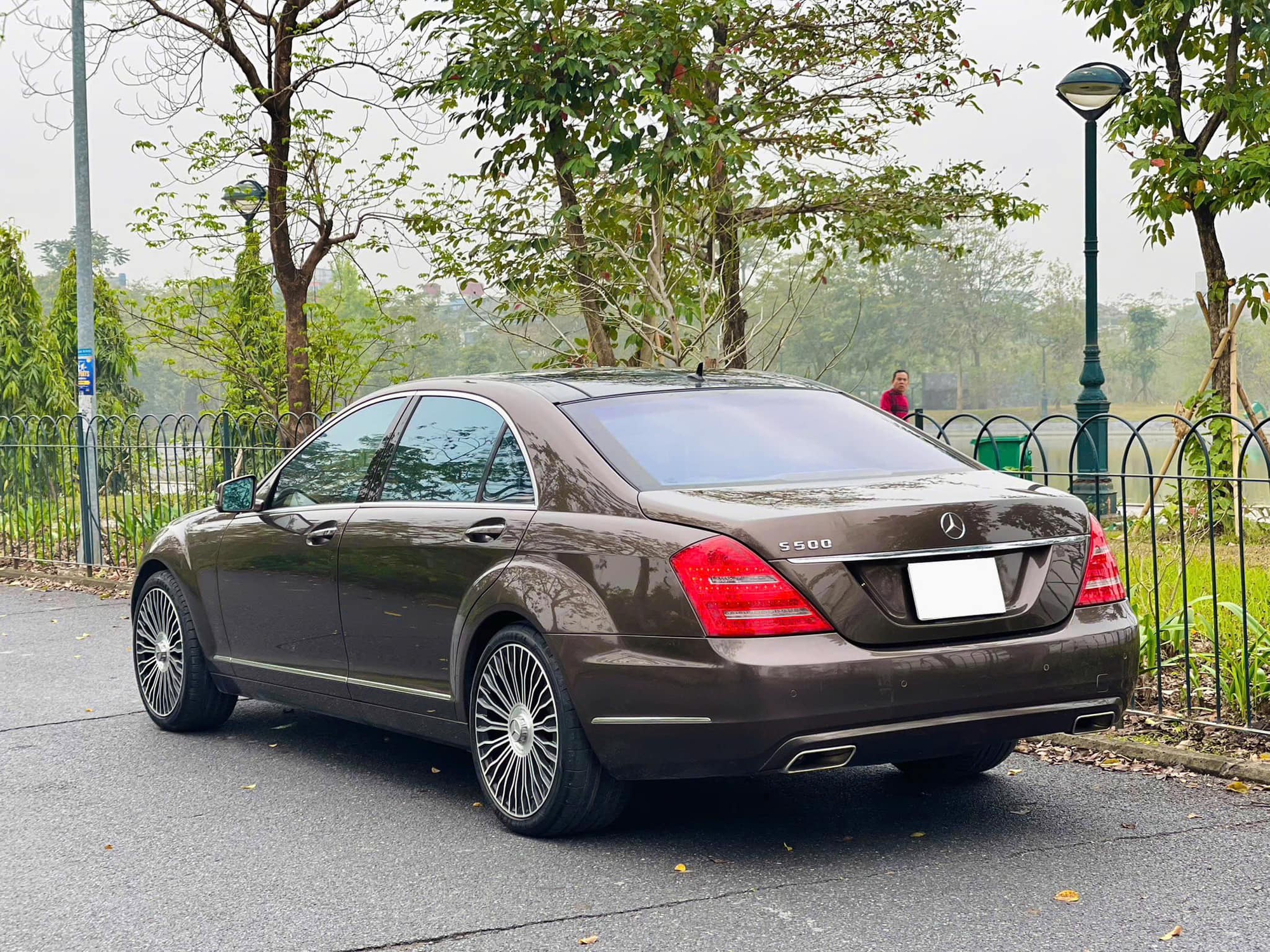 Mercedes-Benz S 500 hơn 14 năm rao bán giá 500 triệu: Xe chạy 100.000km, người bán cam kết 'tặng xe' nếu tua odo- Ảnh 6.