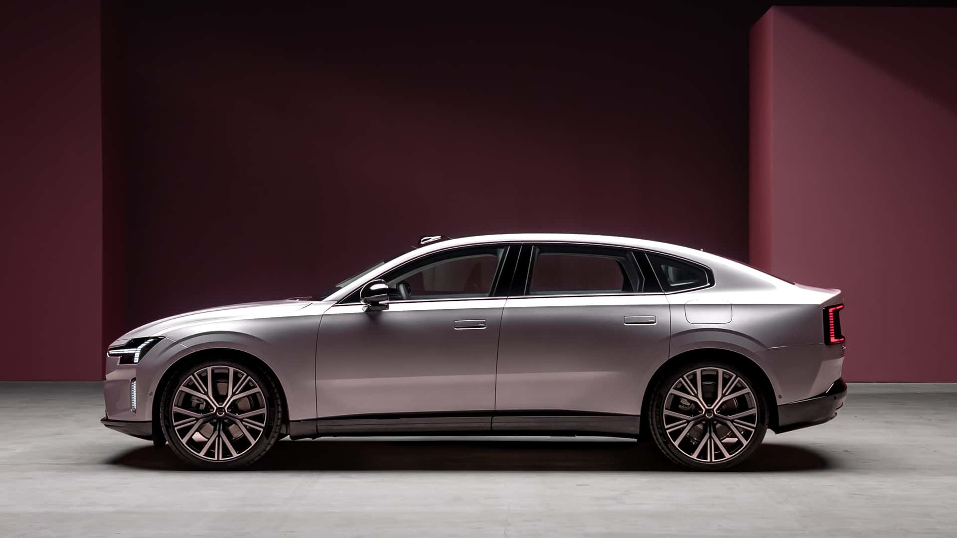 Volvo ES90 ra mắt: 'Sedan gầm cao', chạy 700km/sạc, có thứ mạnh nhất từ trước tới nay- Ảnh 11.