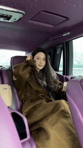 Chu Thanh Huyền ngồi Rolls-Royce 60 tỷ sang chảnh, thong thả đáp trả anti-fan khi nhắc đến Quang Hải- Ảnh 2. Chu Thanh Huyền ngồi Rolls-Royce 60 tỷ sang chảnh, thong thả đáp trả anti-fan khi nhắc đến Quang Hải- Ảnh 2.