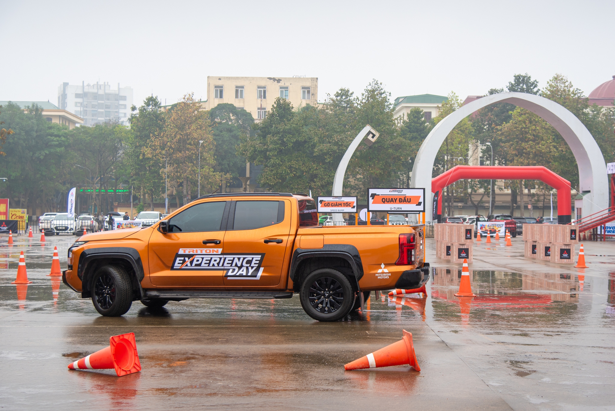 Chạy 300km bằng Mitsubishi Triton 2025 vào Nghệ An để 'tra tấn': Leo dốc rồi thả phanh từ độ cao 8m và loạt bài ‘vắt sức’ bán tải Nhật Bản- Ảnh 15.