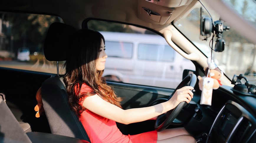 Lái xe sang 30 tỉ tới trường đón con gái, bị chỉ trích là khoe khoang, lời đáp trả của người mẹ khiến cư dân mạng “câm nín”- Ảnh 2. Lái xe sang 30 tỉ tới trường đón con gái, bị chỉ trích là khoe khoang, lời đáp trả của người mẹ khiến cư dân mạng “câm nín”- Ảnh 2.